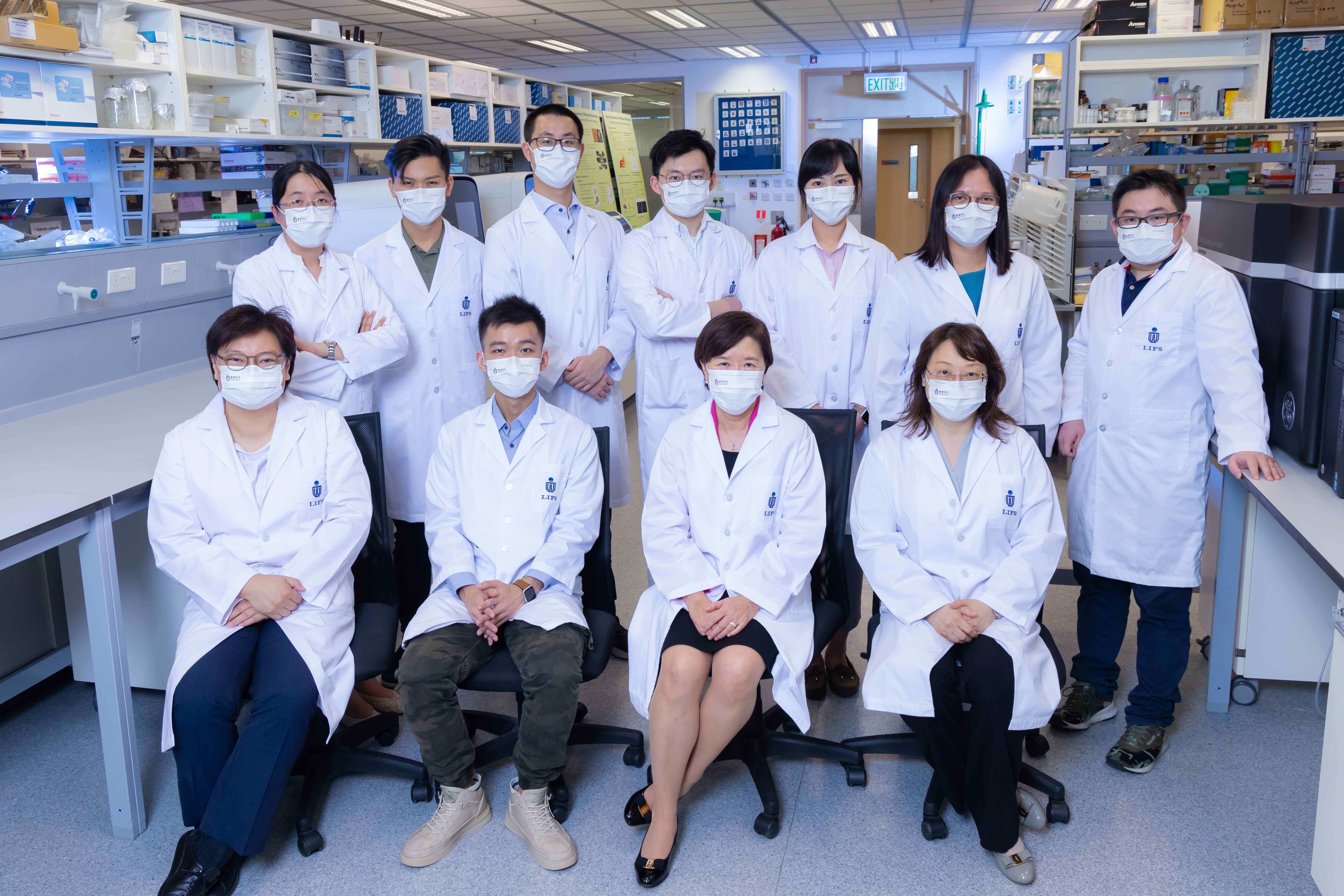 Prof. Nancy IP (first row second right) and her research team members.