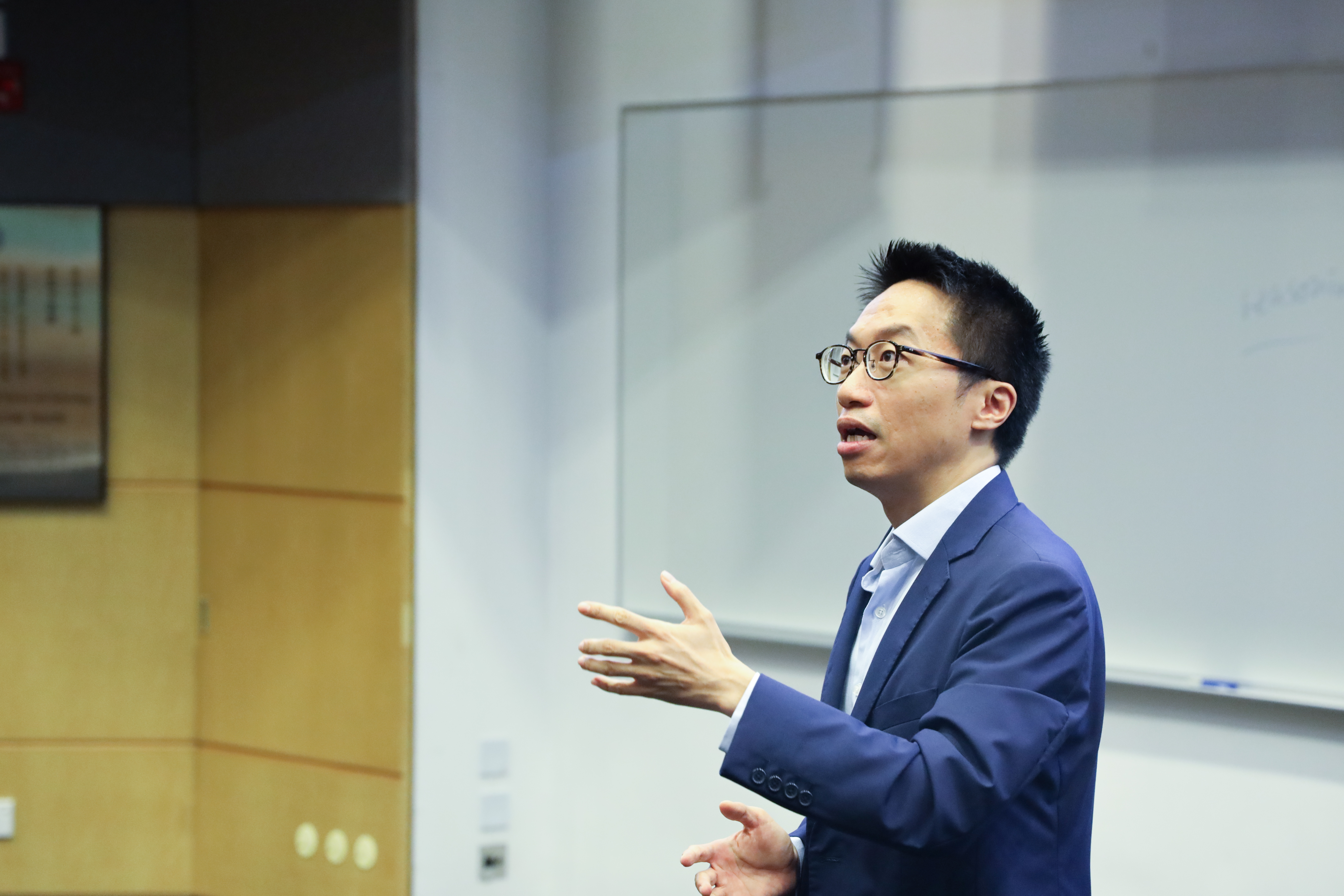 HKUST Professor James Wong giving a lecture