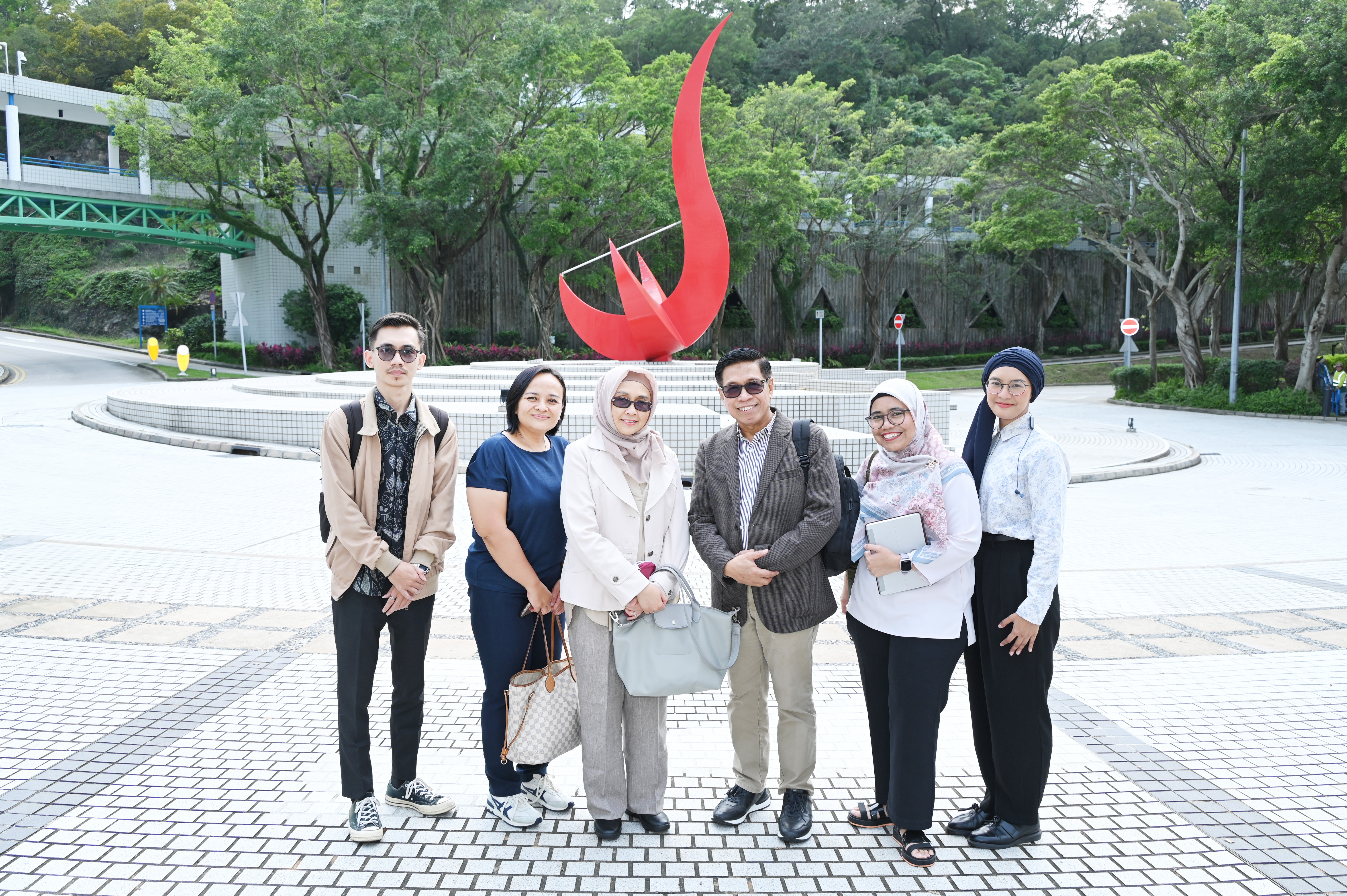 Indonesian Government delegation visits HKUST Clear Water Bay campus.