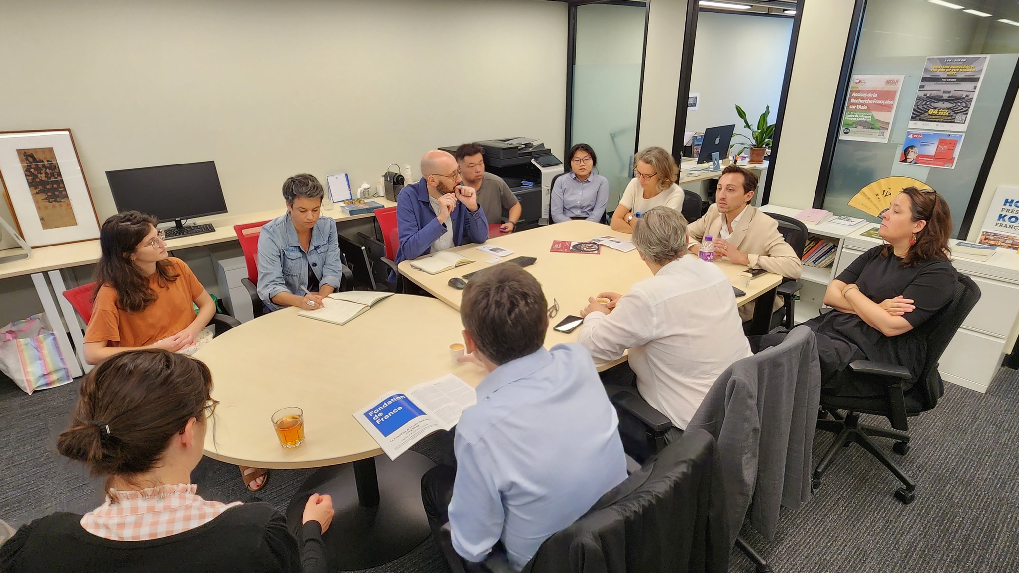  The French delegation visits the French Centre for Research on Contemporary China.