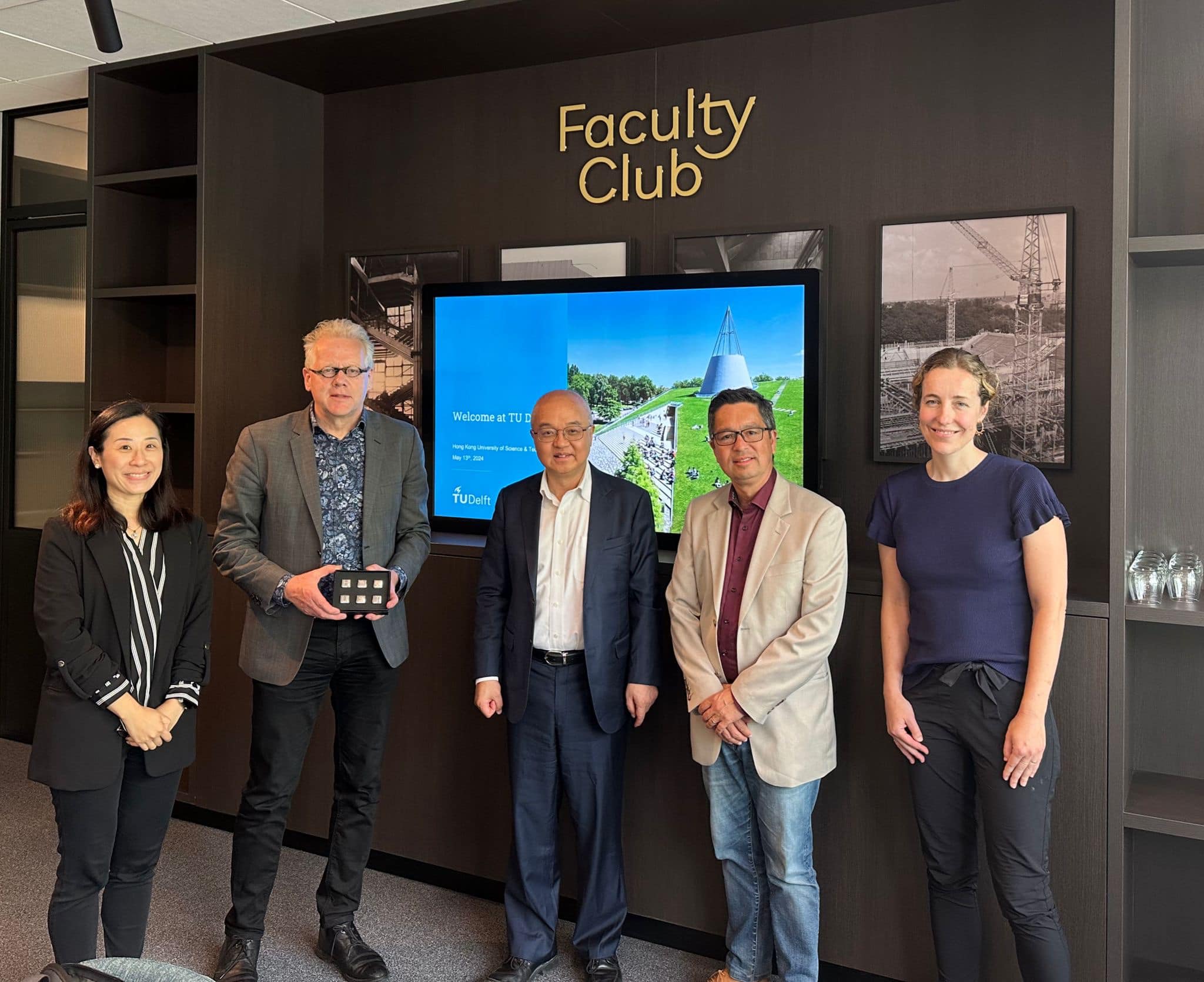 HKUST Vice-President for Institutional Advancement Prof. WANG Yang (center) and Head of Global Engagement & Greater China Affairs Ms. Yvonne Li (first left) visit the Delft University of Technology.