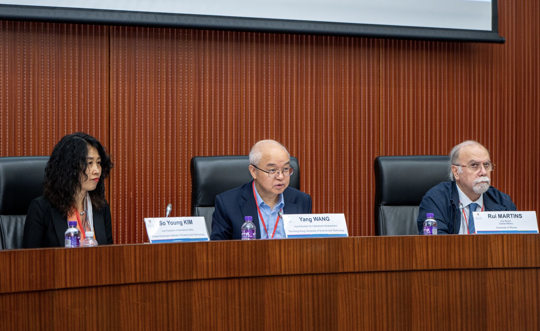  HKUST Vice President for Institutional Advancement Prof. WANG Yang (center) chairs the 55th Board of Directors Meeting and 30th Annual General Meeting of the Association of East Asian Research Universities. 