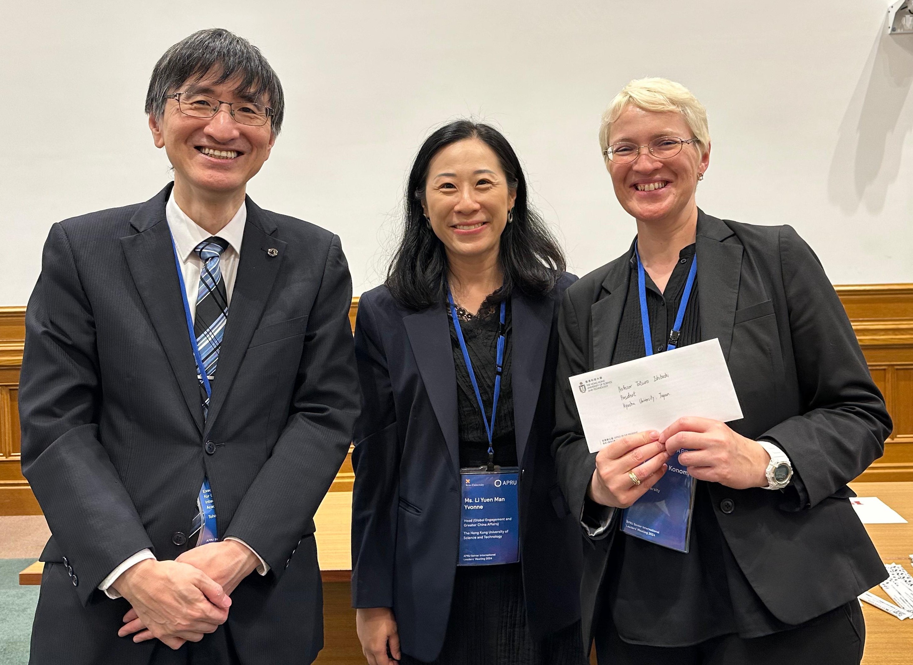 HKUST Head of Global Engagement and Greater China Affairs Ms. Yvonne LI (center) meets with Tohoku University Executive Vice President for General Affairs, International Affairs, and Academic Resources Prof. Toshiya UEKI (left) and Kyushu University Vice President for International Affairs Prof. Natalie KONOMI (right).