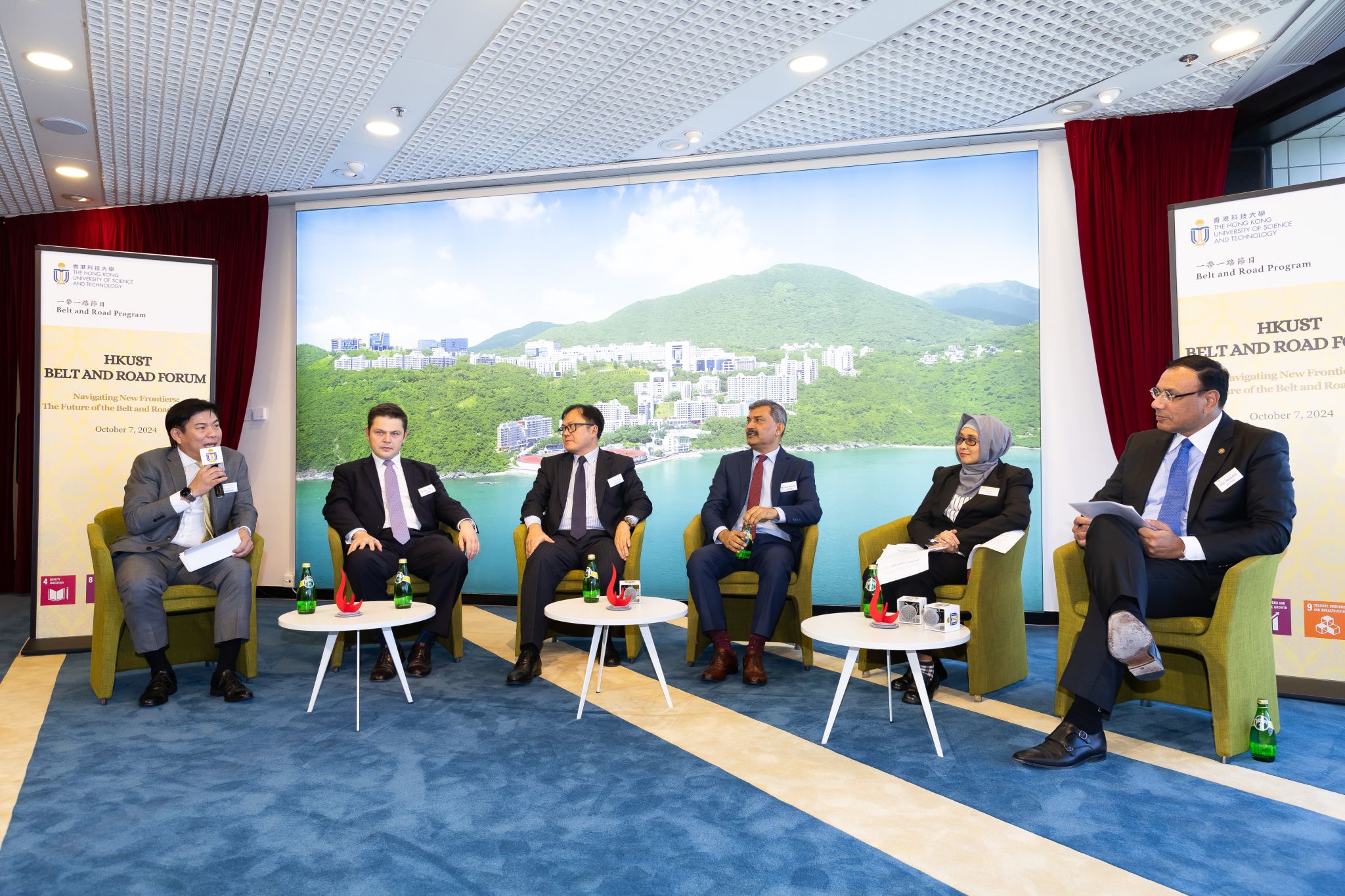 Five Consul Generals from Belt and Road countries - Mr. Chaturont CHAIYAKAM (first left), Consul General of Thailand; Mr. Kerim EVCIN (second left), Consul General of Turkiye; Mr. Muzambli MARKAM (third left), Consul General of Malaysia; Mr. Riaz SHAIKH (third right), Consul General of Pakistan; and Mrs. Endah YULIARTI (second right), Consul for Information and Socio-Cultural Affairs of Indonesia express their prospectives on the Belt and Road Initiative.