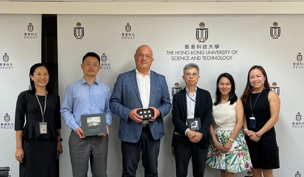 HKUST Associate Vice President for Research and Development (Research) Prof. CHAN Che Ting (third right), HKUST Energy Institute Director Prof. SHAO Minhua (second left), and Ms. Yvonne LI, Head of Global Engagement and Greater China Affairs engage in a fruitful exchange with Gdańsk University of Technology Vice-Rector for Research Prof. Dariusz MIKIELEWICZ (third left).