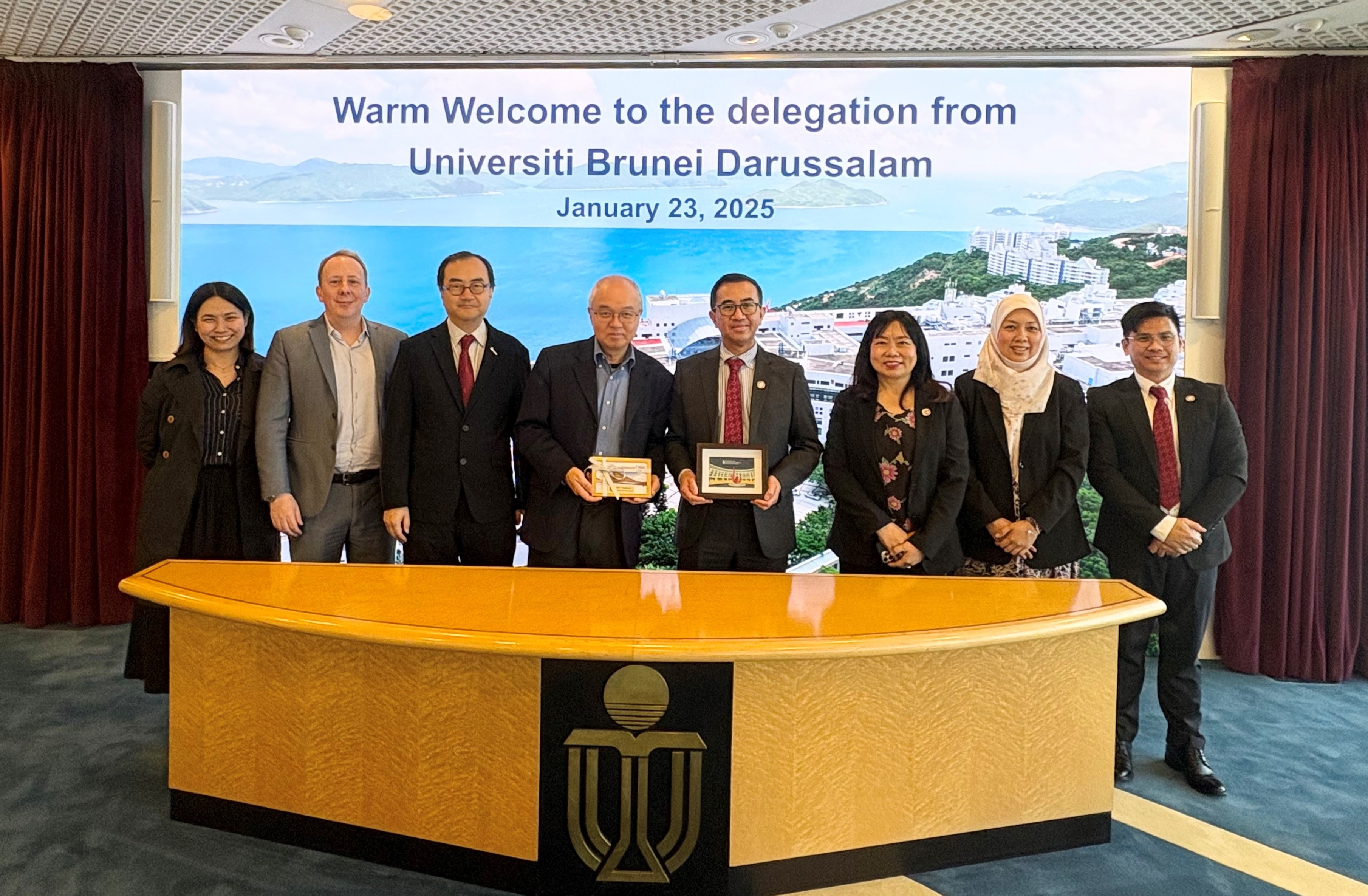 Group photo of HKUST team and the Universiti Brunei Darussalam delegation.