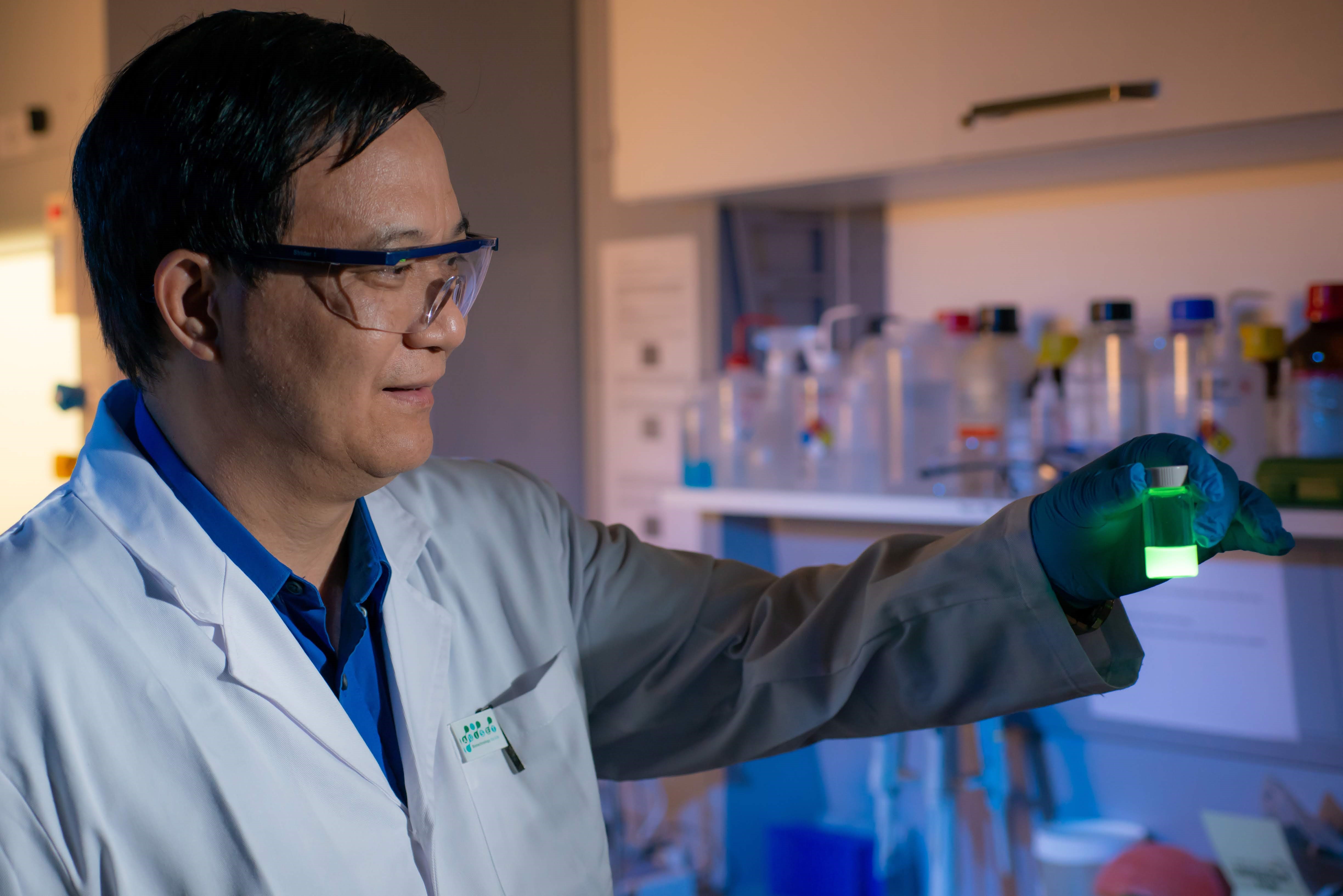 Since 2001, Prof. Tang has been researching the unique photophysical phenomenon of AIE, leading to the development of more than 200 high-performance fluorescent materials with wide-ranging applications.