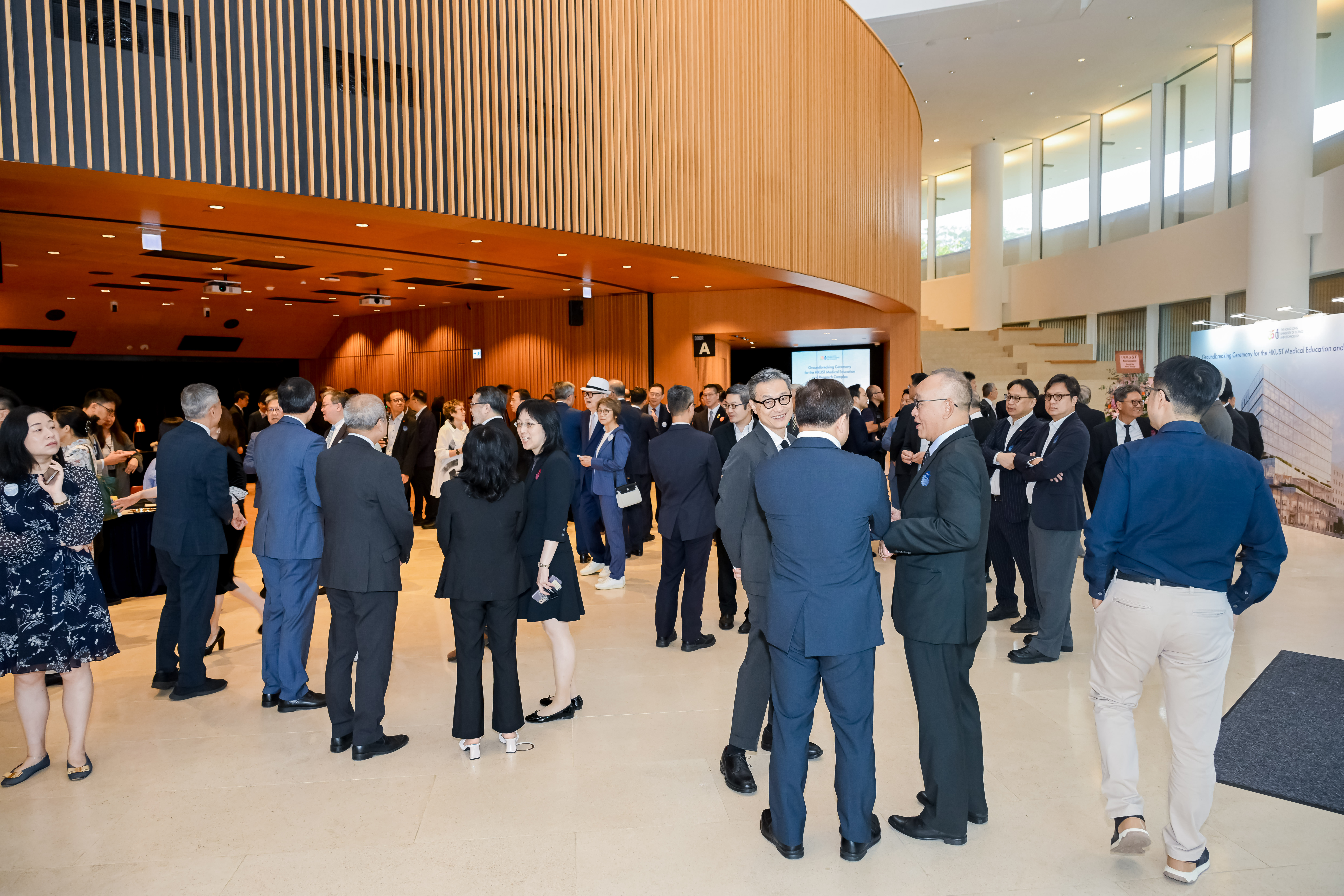 The ceremony was a grand occasion, attended by a large number of distinguished guests.