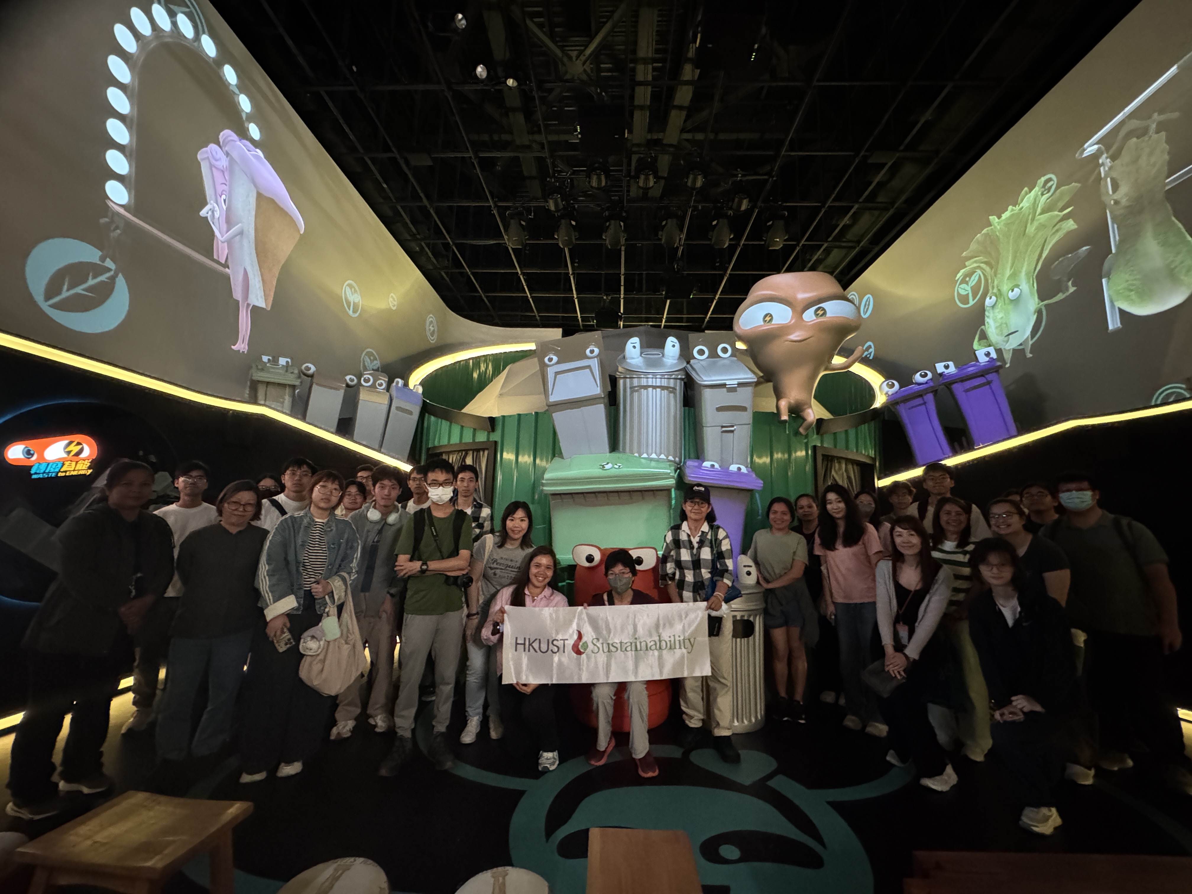  30 staff, students and campus residents visited the O.Park1 on May 10 (photo courtesy: HKUST Sustainability)  