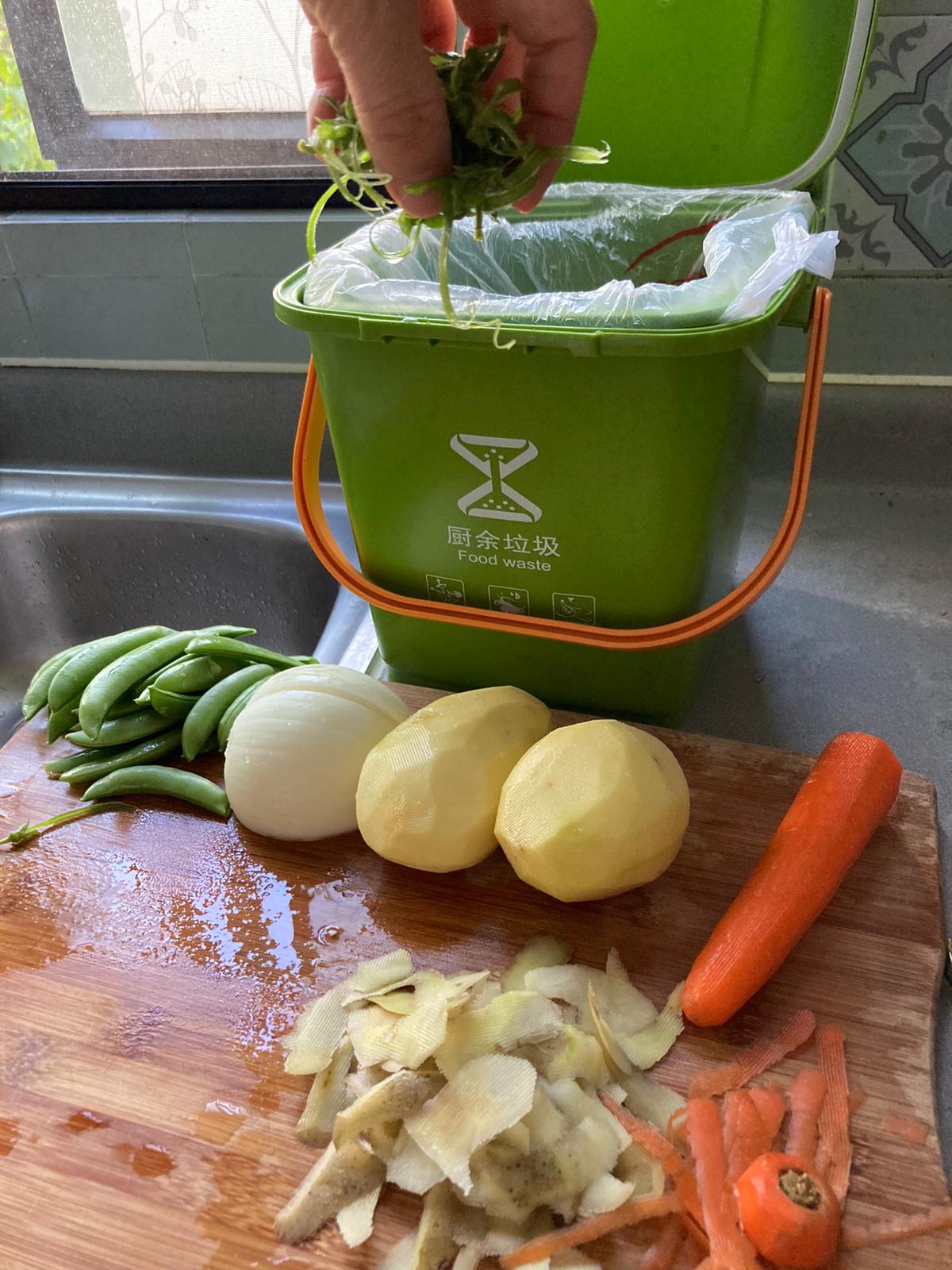 HKUST firmly back on-campus food wastes recycling effort (photo courtesy: HKUST Sustainability)  
