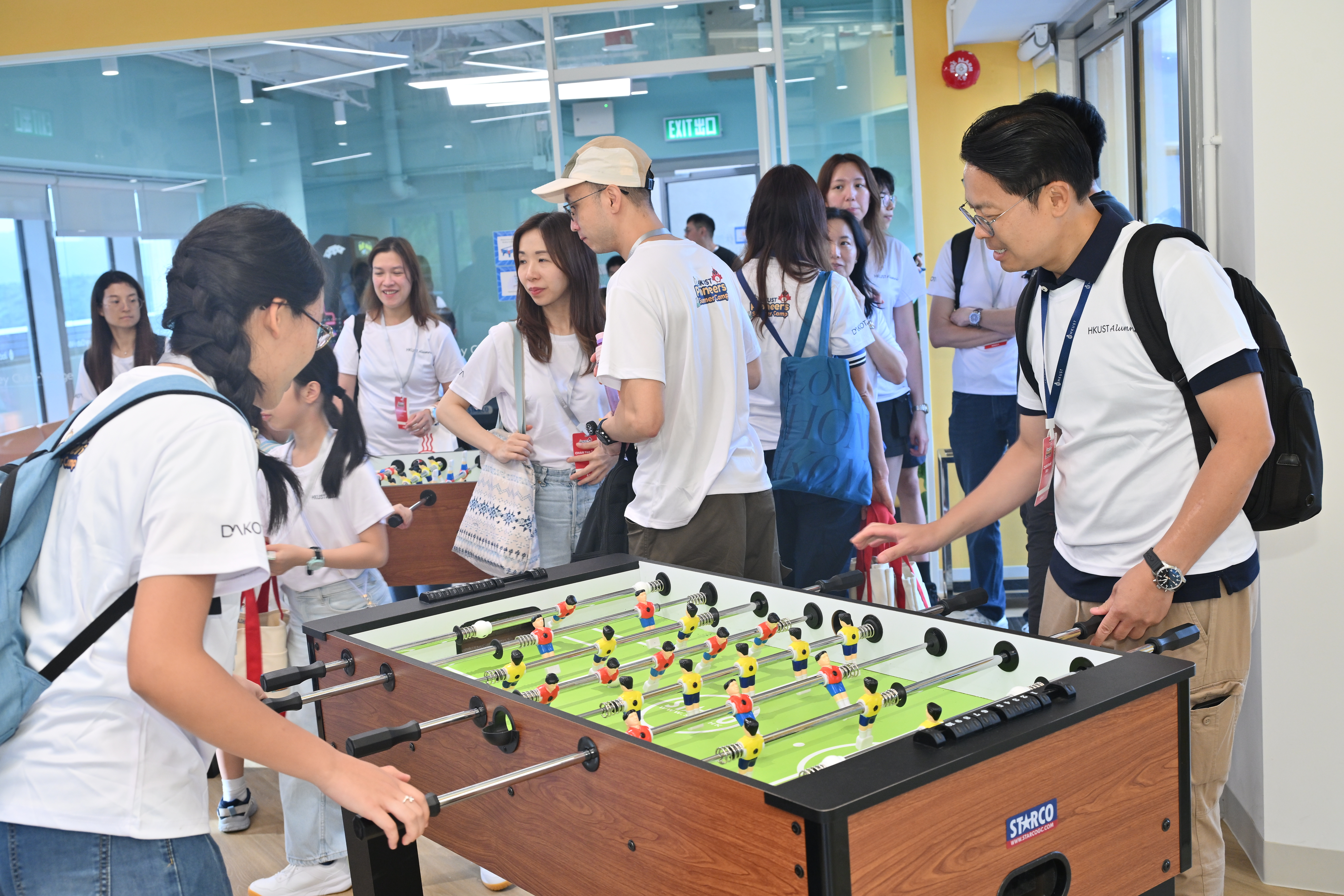 From revisiting cherished memories to exploring newly developed corners of campus with their children, alumni experienced HKUST through a new lens.