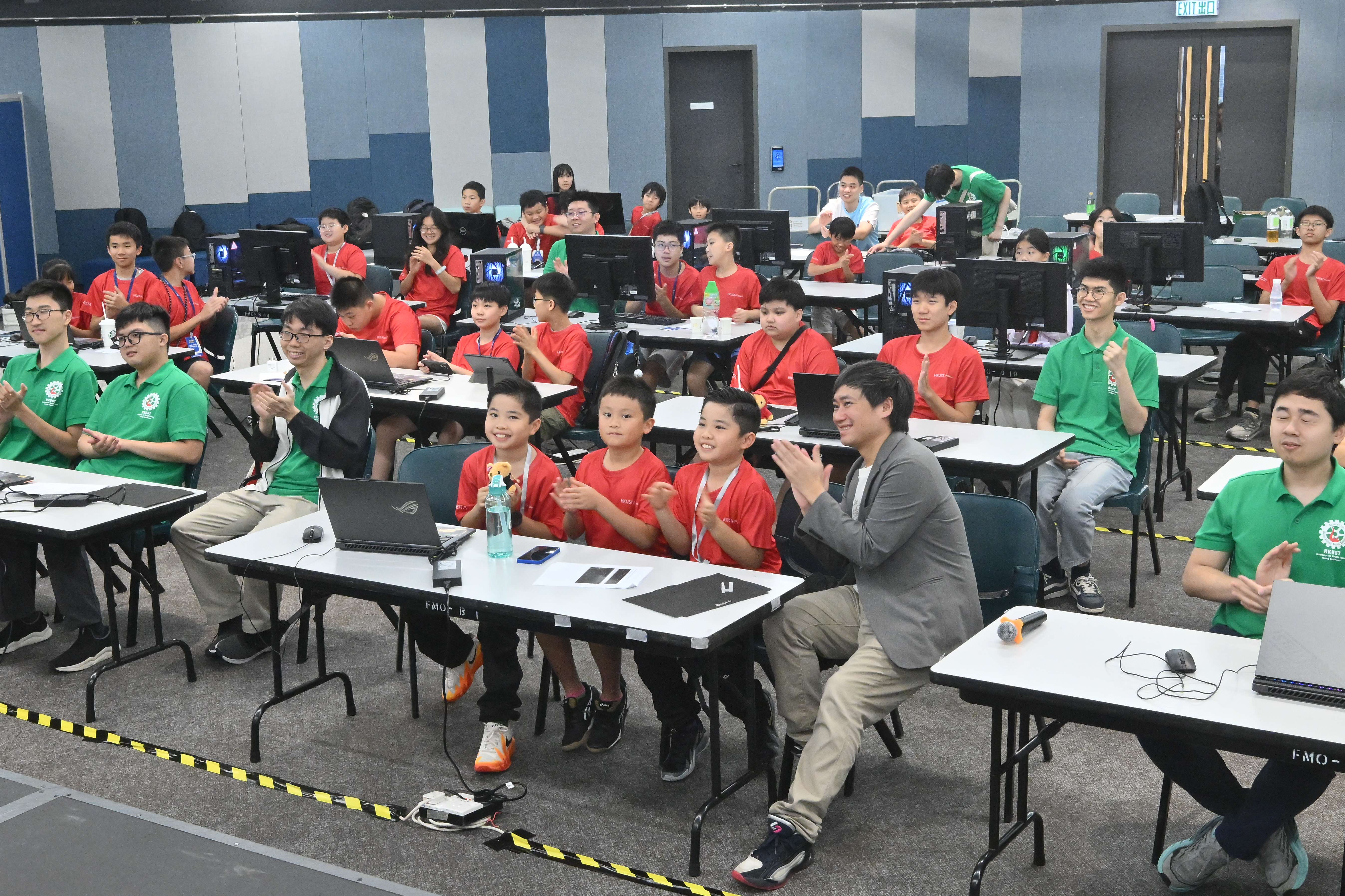 Alumni reconnected with old friends while inspiring the younger generation at the HKUST Pioneers Summer Camp.