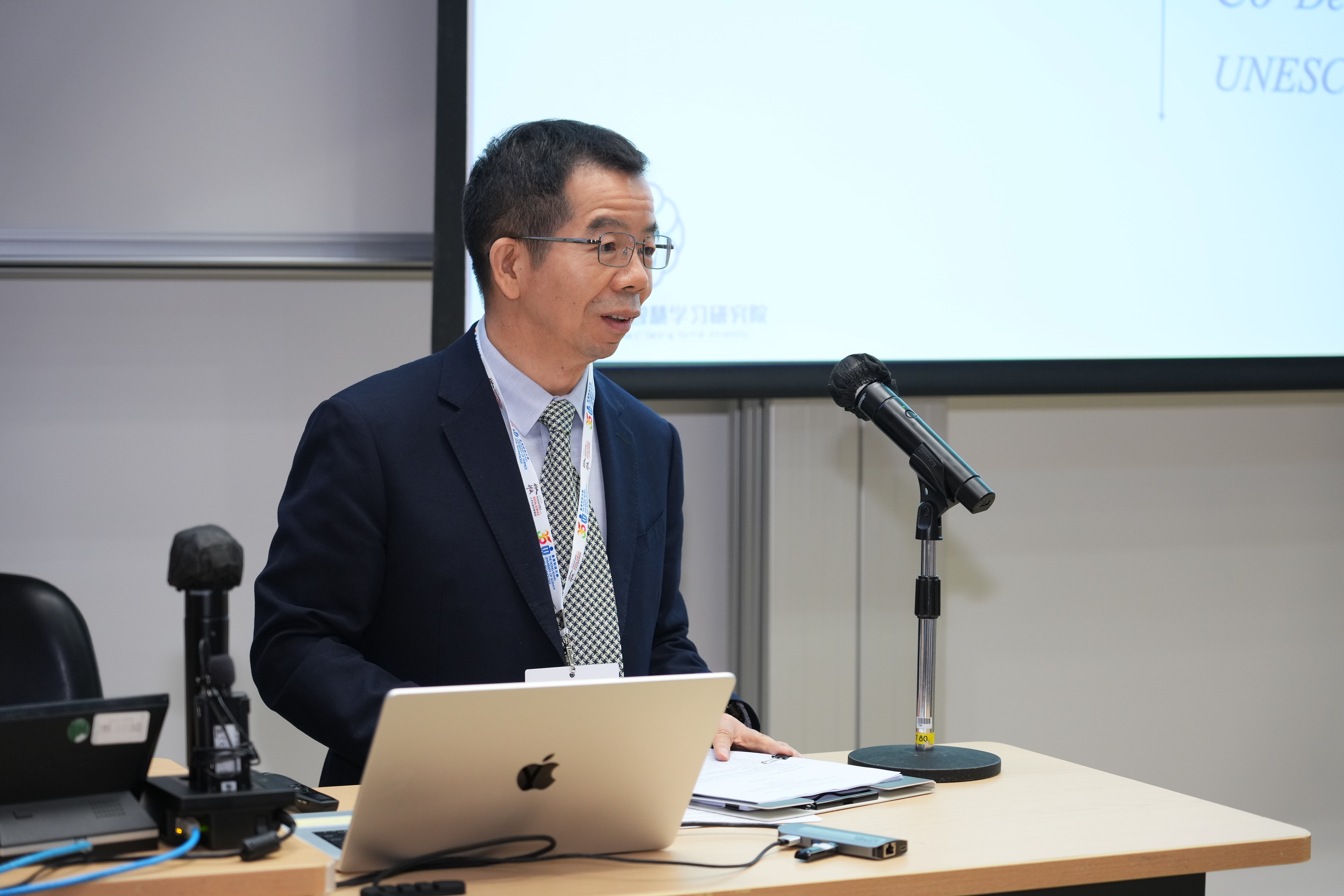 Prof. Ronghuai HUANG, UNESCO Chair on Artificial Intelligence in Education, emphasised that students should also be  skillful and ethical users and developers of AI for knowledge acquisition and application. 