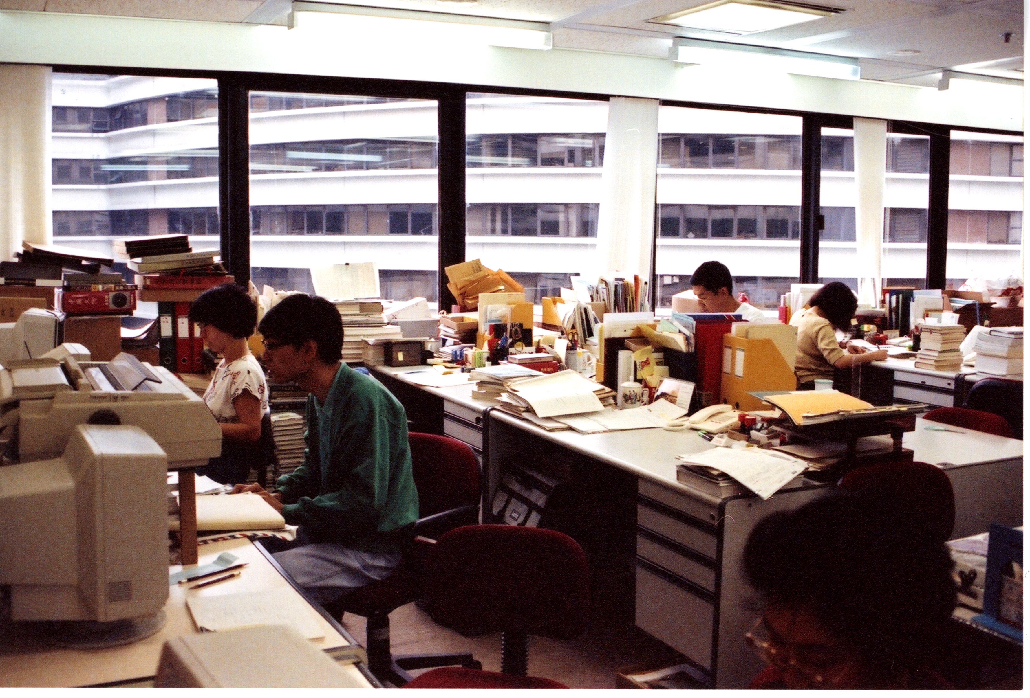  HKUST Library offices had been set up in the World Shipping Centre  (now World Commerce Centre) in Tsim Sha Tsui in1990.
