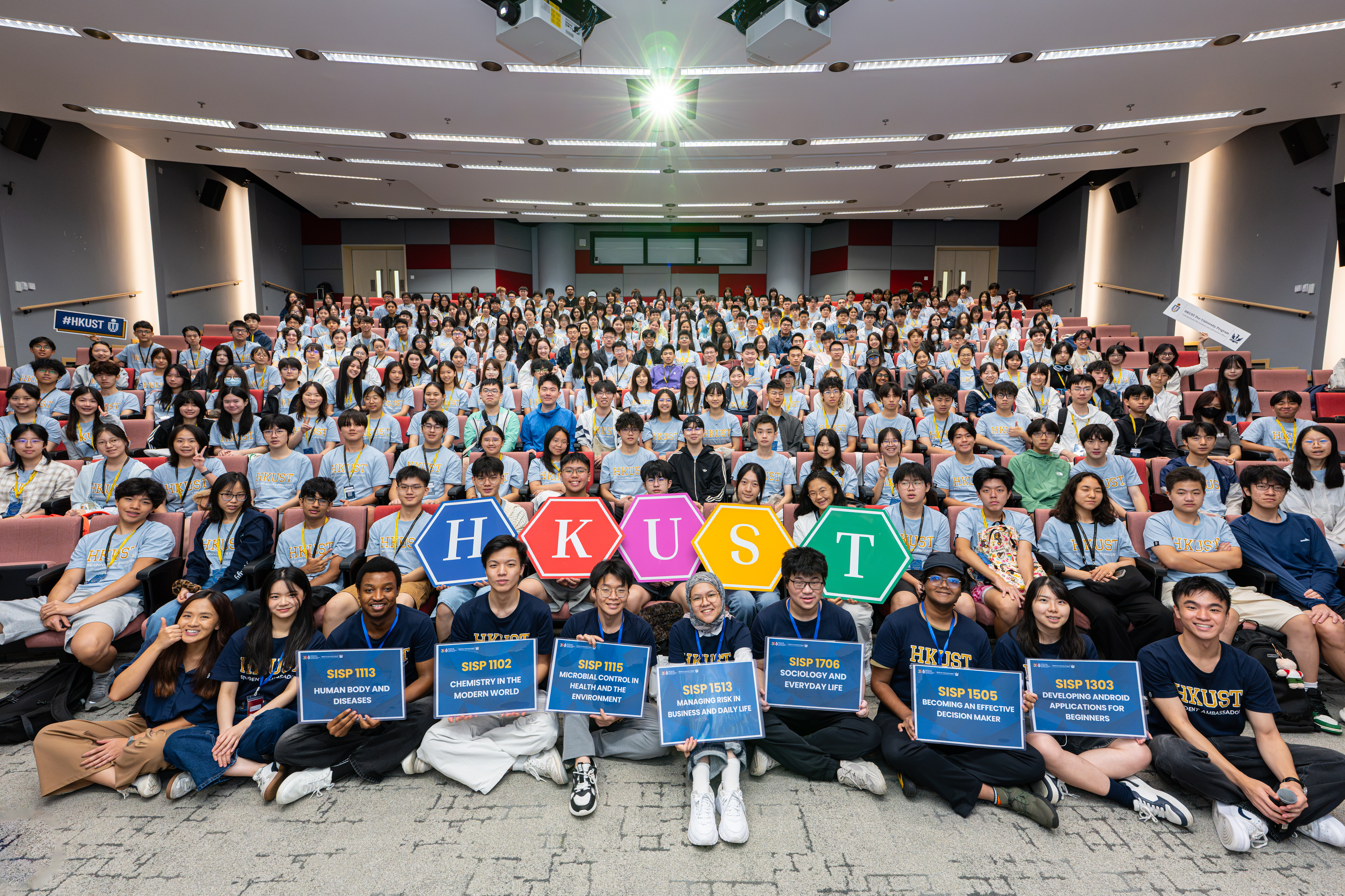 Over 800 high-achieving secondary school students from 32 countries and regions embarked on a transformative learning journey at the HKUST Pre-University Program 2026.