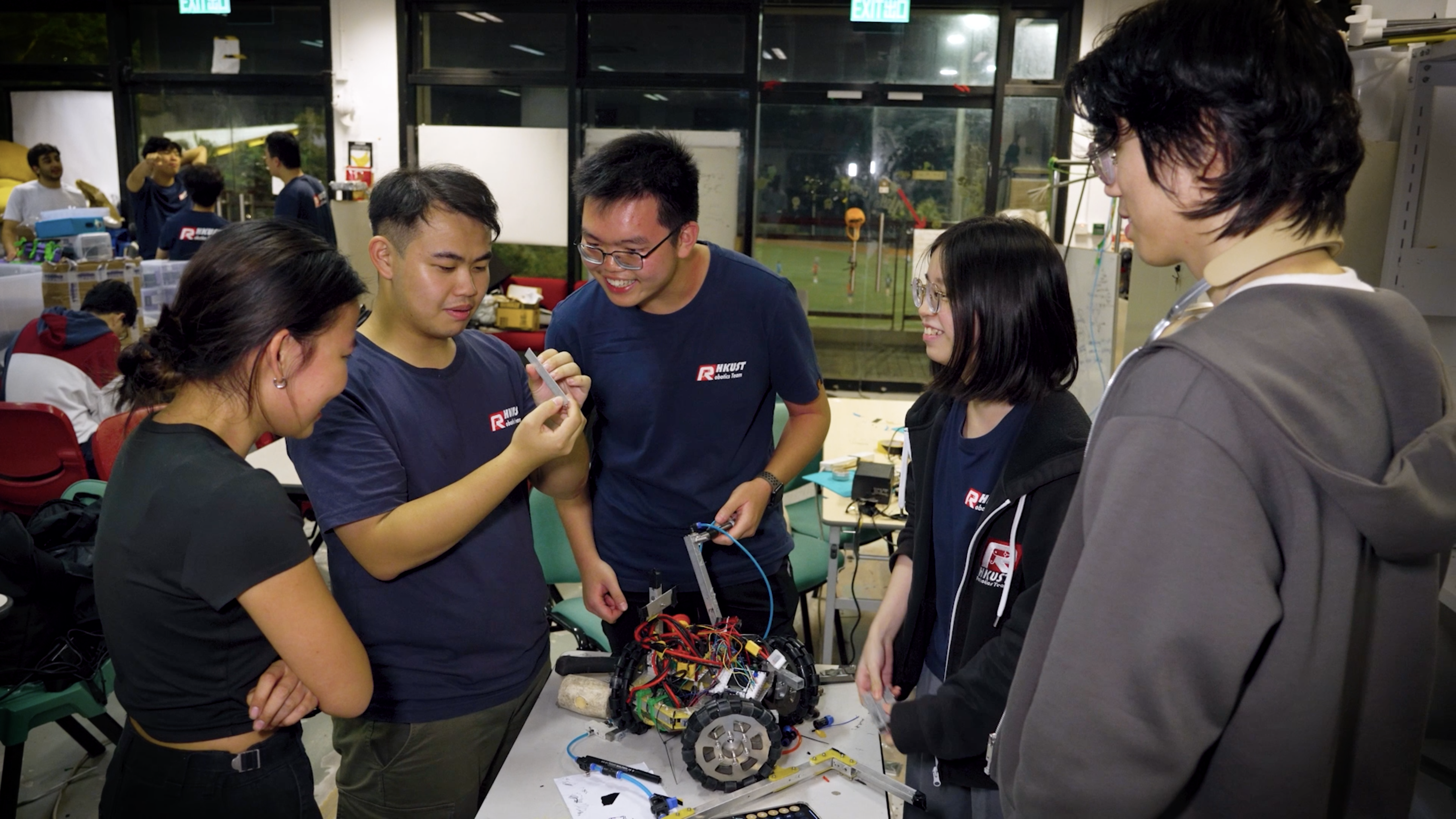 Blending different academic perspectives sparks a shared curiosity and creates close-knit bonds among the builders.