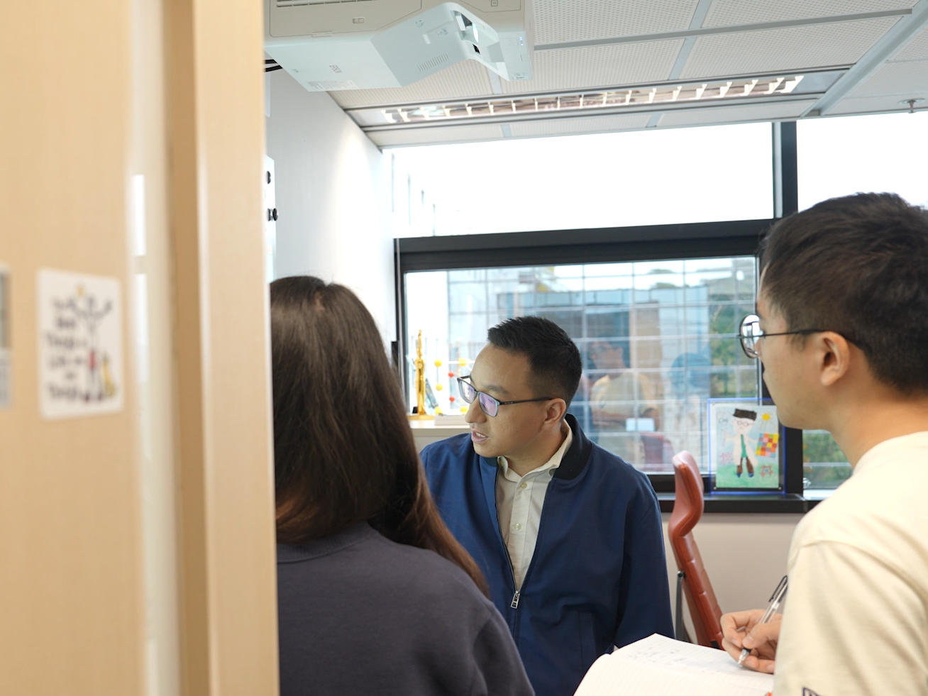 Prof. Zhou is leading a team of more than 10 creative young researchers and he always motivates them to keep thinking from the third-party’s perspective.