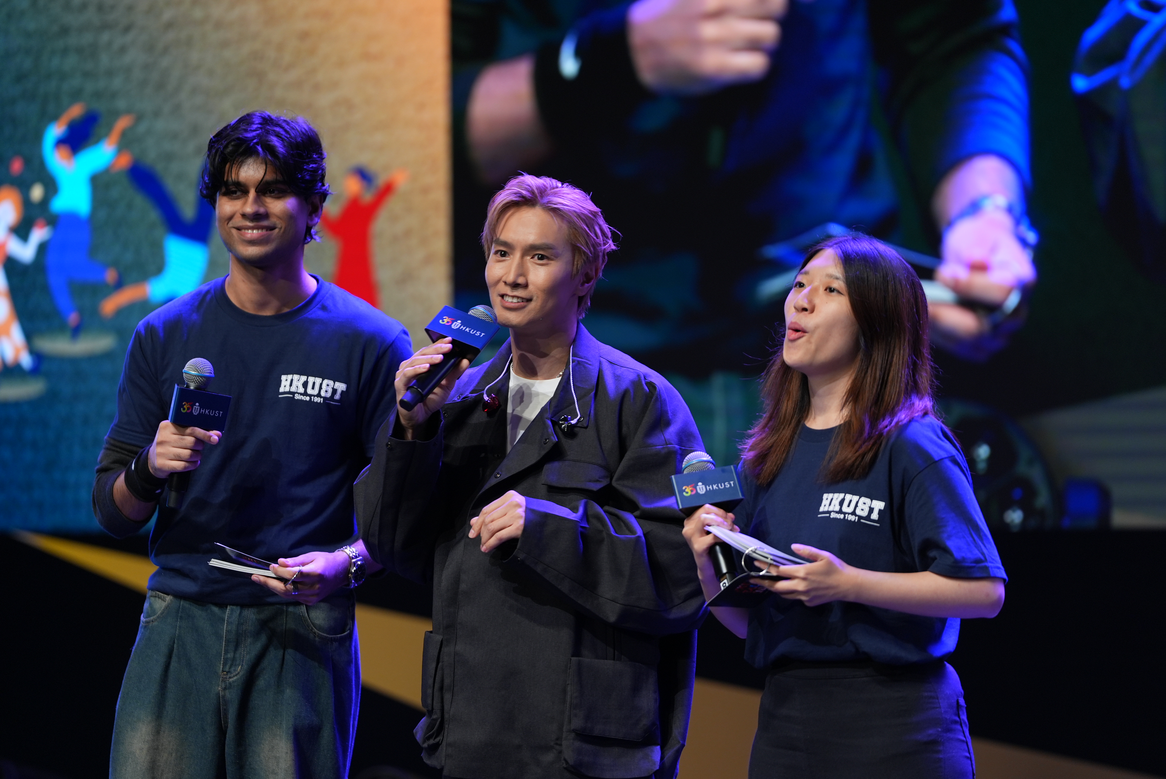 The hugely popular singer Jason Chan performed his latest hit, Moved On, and the English-language classic, Out of the Loop (solo ver.), to cheer on the HKUST community.