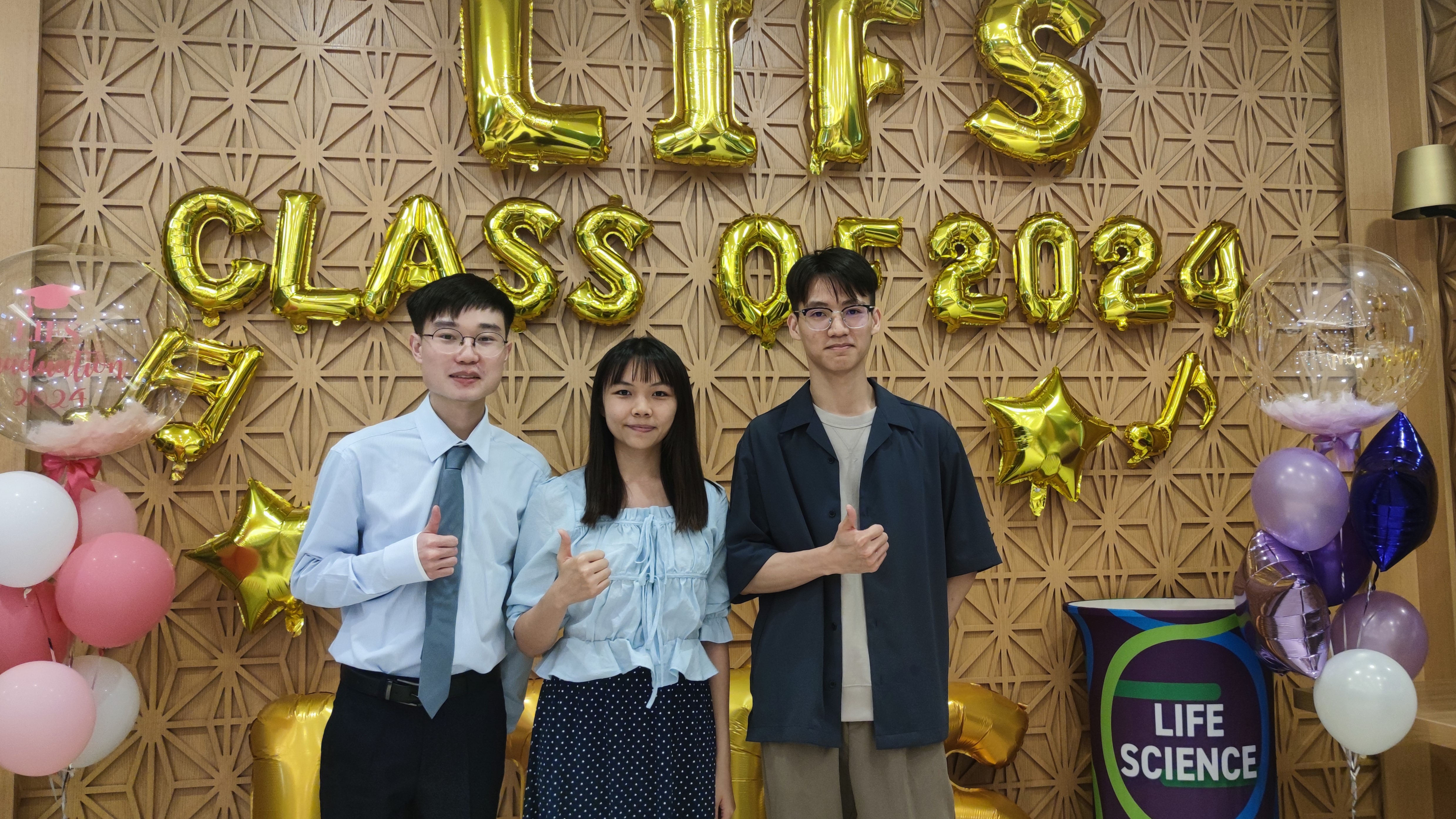 Timmy LAI and Phoebe CHAK, year four students majoring in Biotechnology and Business