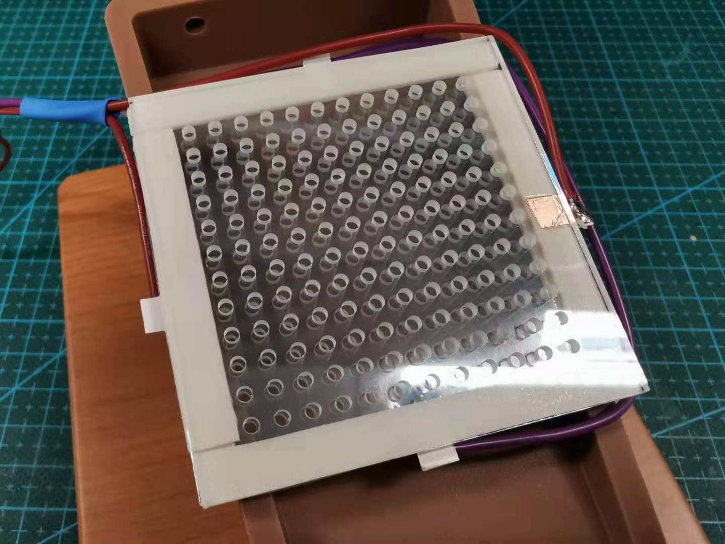 經納米薄膜傳聲的高音質喇叭器材。