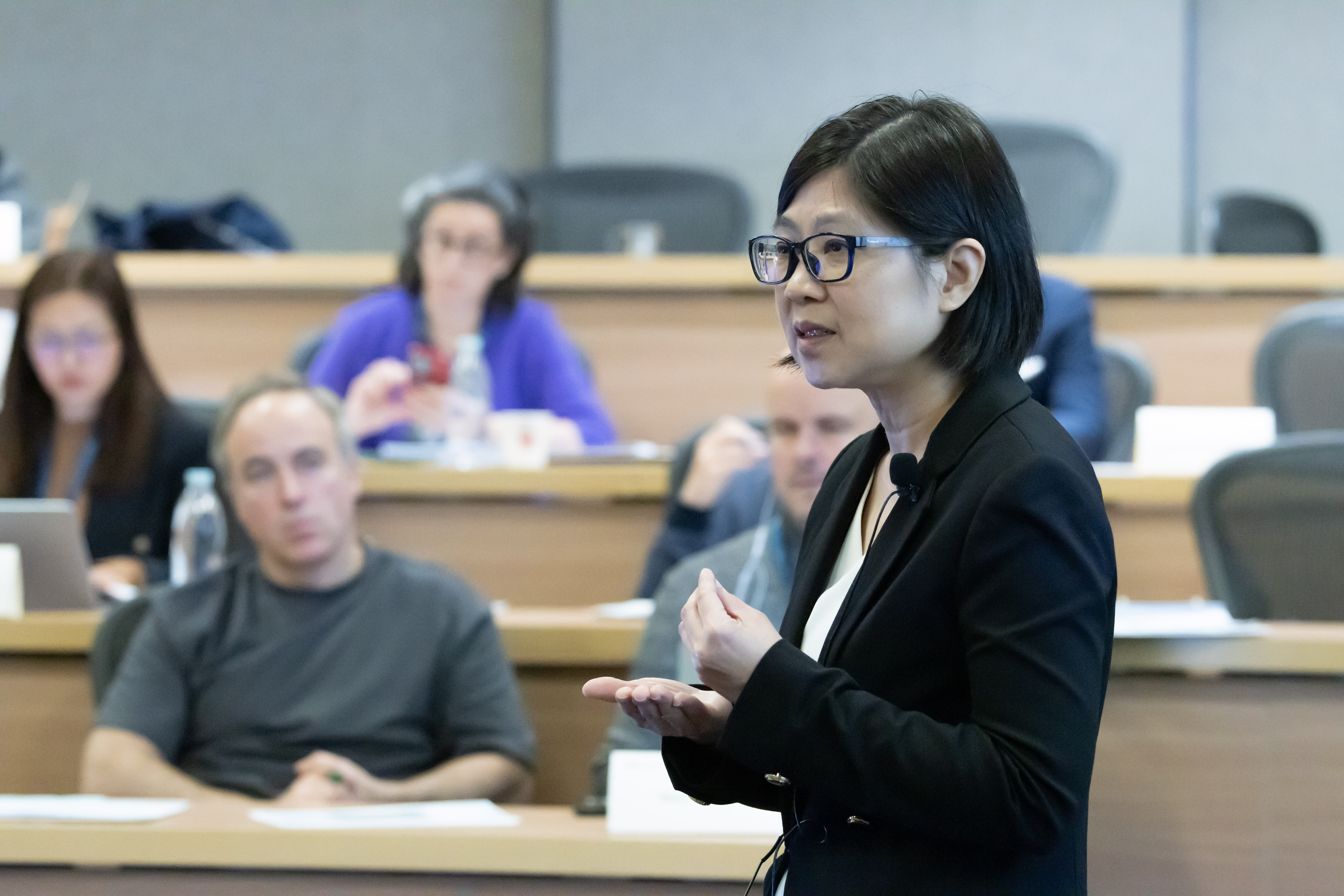 香港金融管理局（金管局）助理总裁（银行监理）朱立翘分享在人工智能的浪潮中，如何重新定义信任与创新。