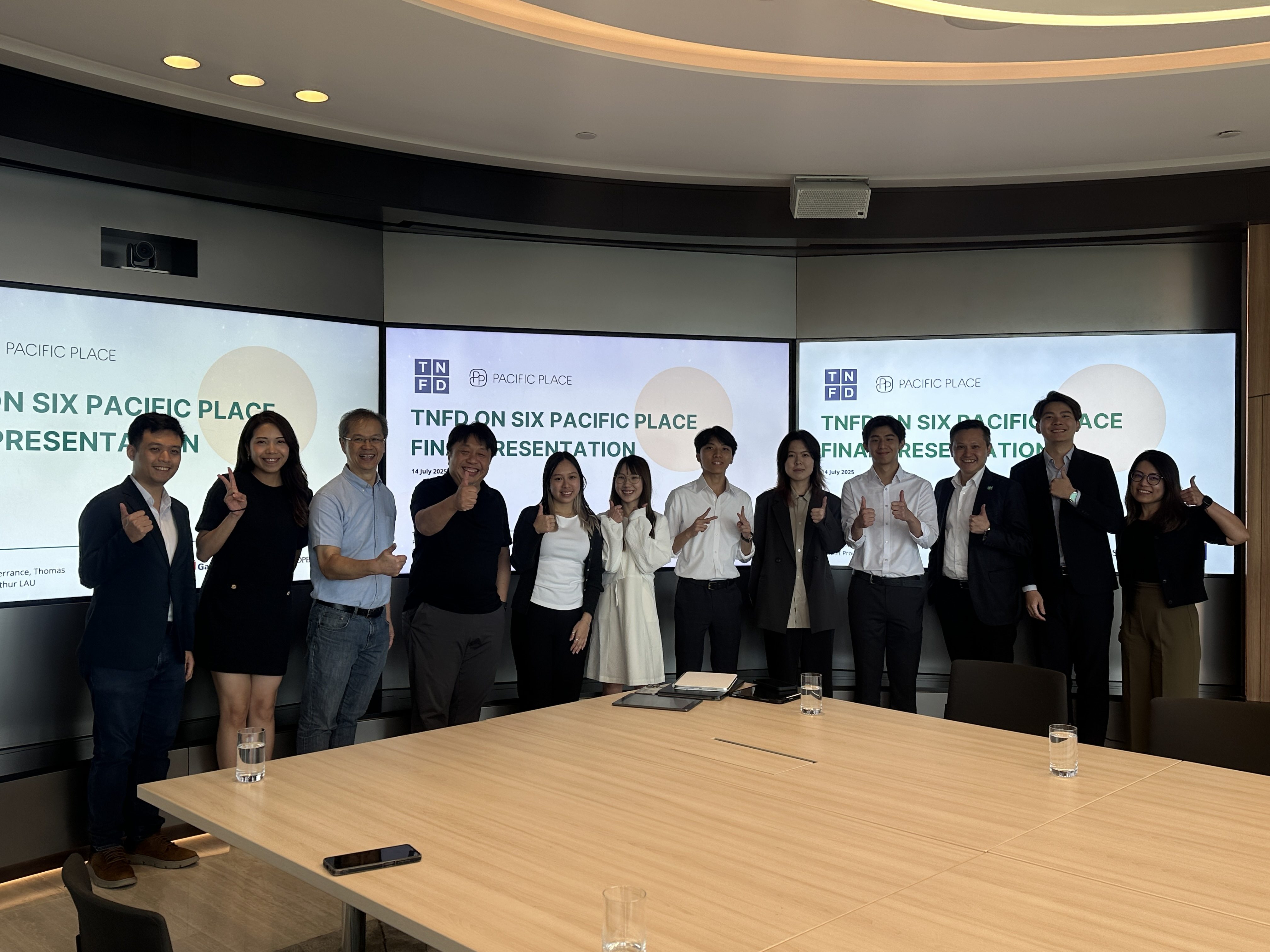 EVMT students engaged with subject experts from Gammon and Swire Properties during the final presentation, discussing key insights from their capstone project. (From left to right) Prof. Keith CHAN, Assistant Professor of ENVR at HKUST; Ms. Yiki CHENG, Assistant Sustainability Manager at Gammon Construction Limited; Prof. Arthur LAU, Associate Dean (Undergraduate Studies) of AIS and Professor of Interdisciplinary Education of ENVR at HKUST; Mr. Eddie TSE, Group Sustainability Manager at Gammon Construction 