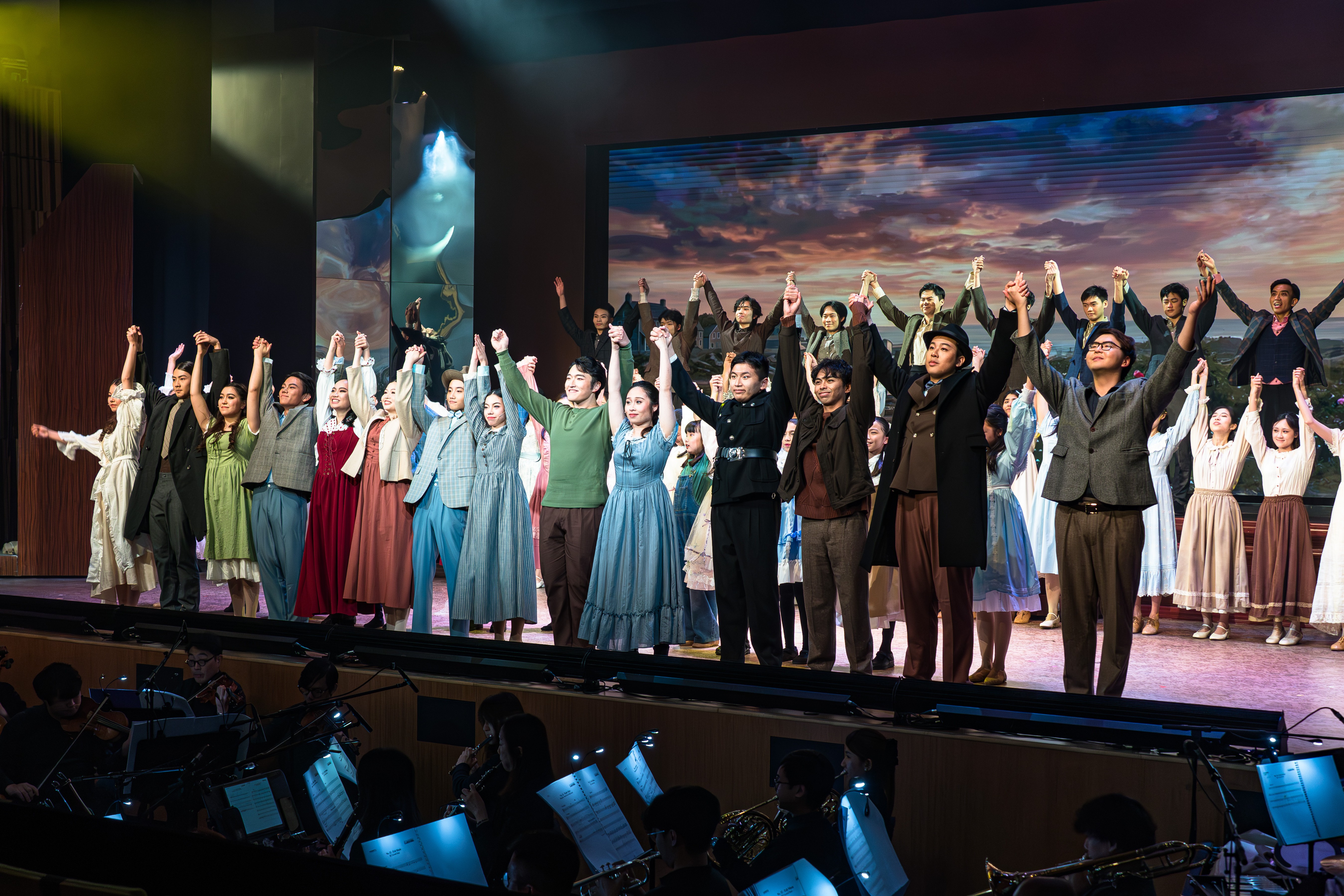 Enthusiastic applause filled the hall as the cast took their curtain calls after each performance.
