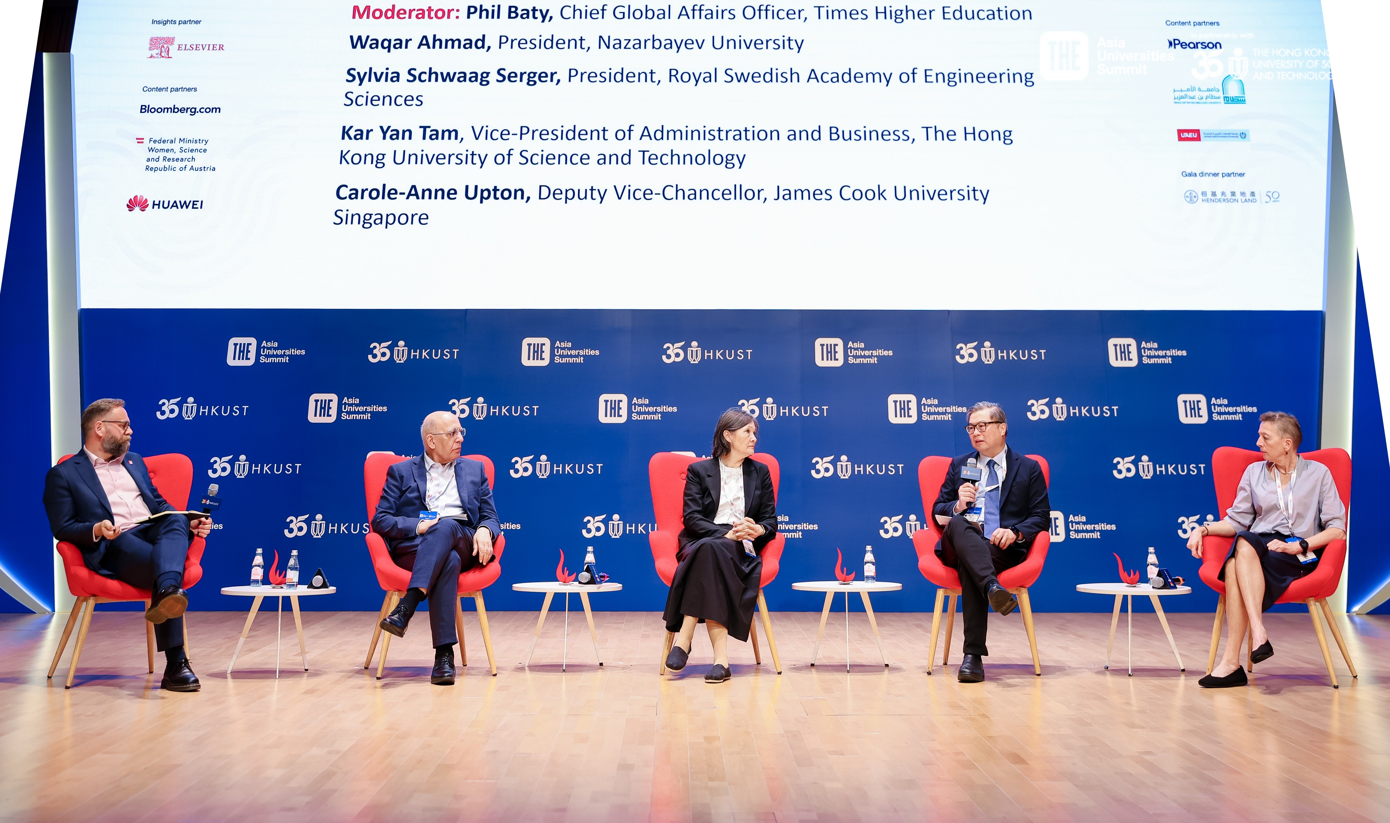 Prof. TAM Kar-Yan, Vice-President for Administration and Business of HKUST (second right), participate in a panel discussion titled “Borderless research in a nationalistic age: Utopian dream or achievable future?”.
