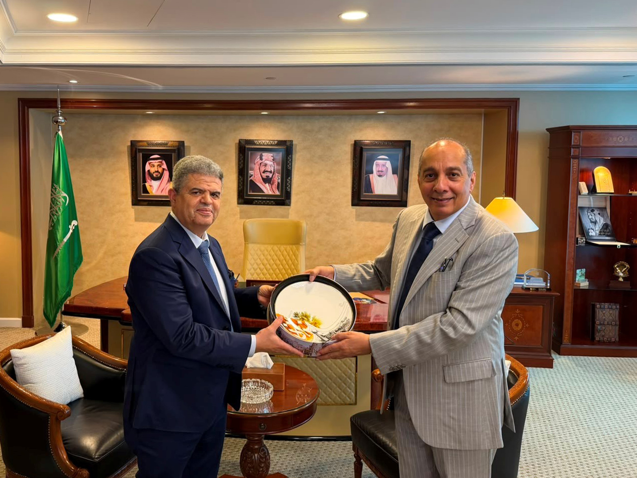 The Honourable Mr. Mazin Hamad Mohamad ALHIMALI, Consul General of Saudi Arabia in Hong Kong & Macau (Right), extended congratulations and presented a special souvenir to Prof. Mohamed Salah GHIDAOUI, Chinese Estates Professor of Engineering and Chair Professor of the Department of Civil and Environmental Engineering at HKUST (Left) on July 15, 2026, at the Royal Consulate General of Saudi Arabia in Hong Kong.