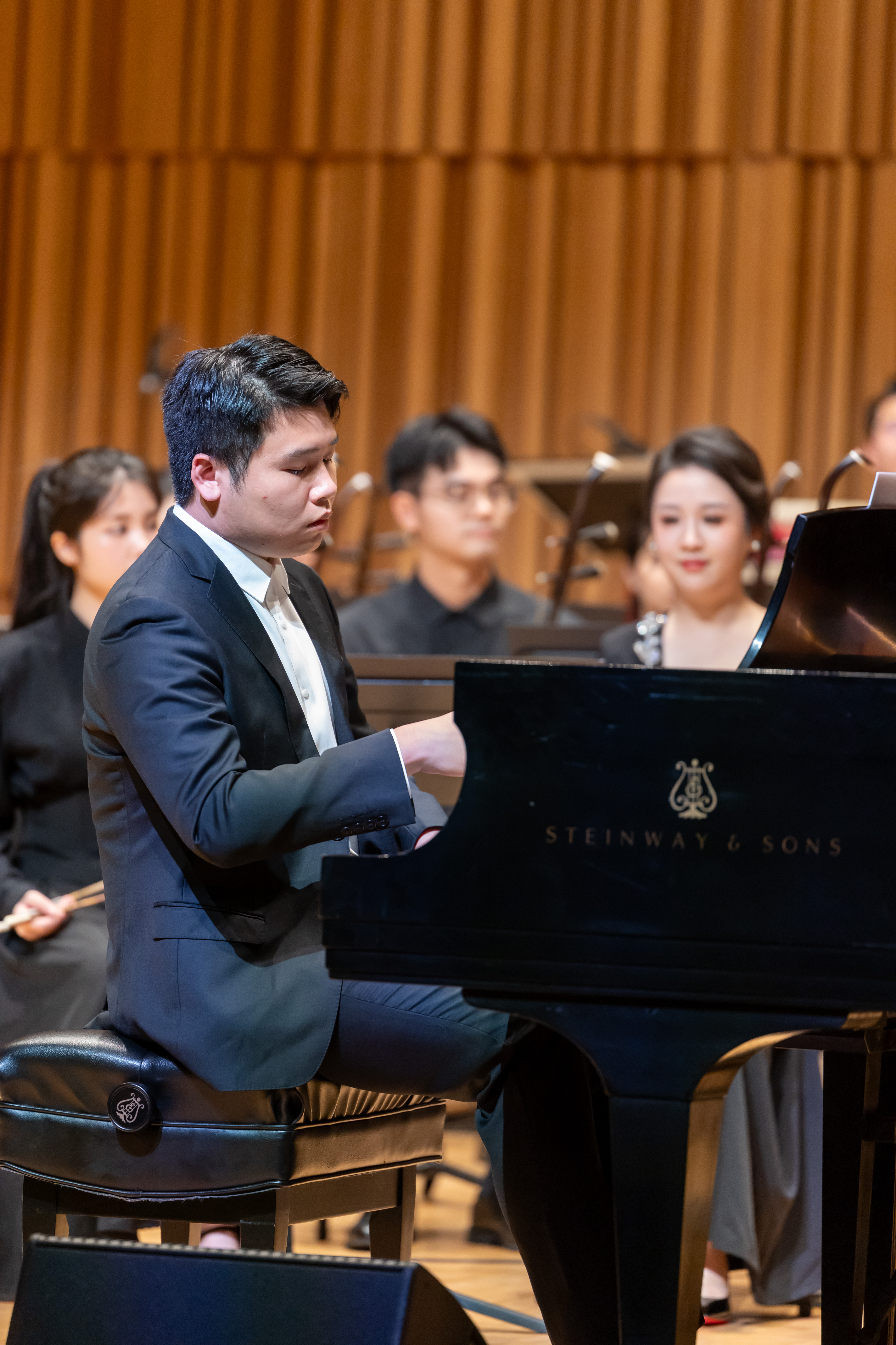"The Melody of Eternal Harmony" special concert brought together the Chinese Orchestra of Zhejiang Conservatory of Music and a number of internationally acclaimed musicians. Together, they delivered a captivating programme of Chinese orchestral masterpieces that seamlessly blended traditional heritage with contemporary elements.