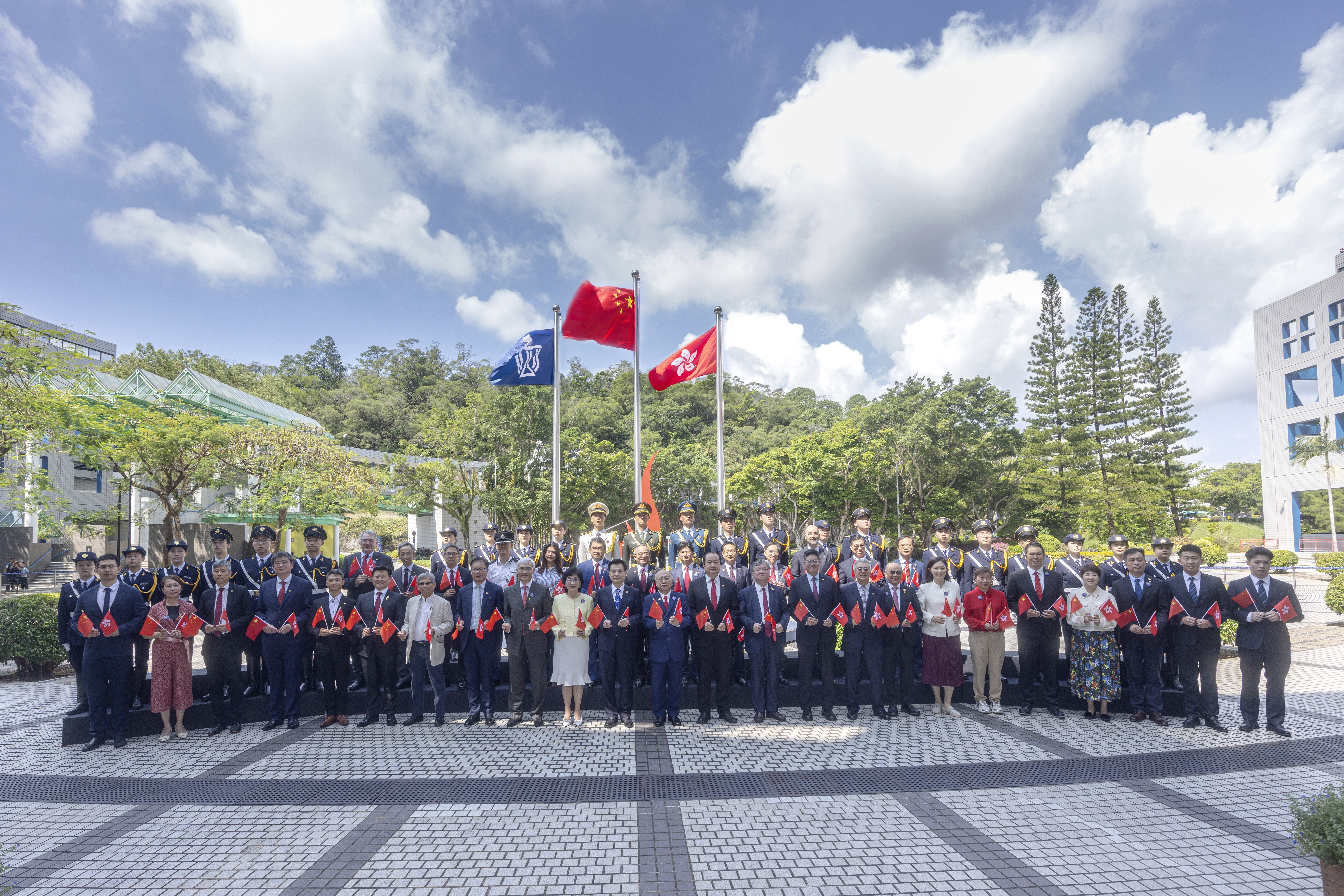 The University was honored to have Mr. SONG Yiping, Deputy Director General of the Office for Safeguarding National Security of the Central People's Government in the HKSAR (first row, eleventh left), Counsellor WANG Jian, Director-General of the International Department of The Commissioner's Office of China's Foreign Ministry in the HKSAR (first row, twelve right), and Mr. FENG Heng, Special Envoy of the UN Organization for Mediation (middle row, eleventh right), together with Mr. CHAN Tin-chu, District Co