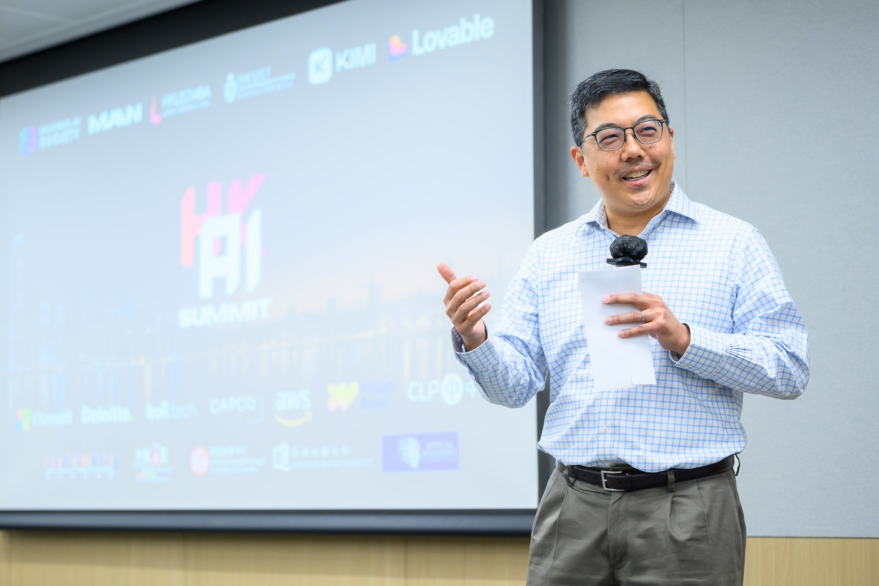 Prof. Stephen SHIH, Associate Dean of MBA Programs at the HKUST Business School, delivers closing remarks. 