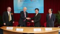Lord Wilson signs agreement with HKUST on Student Exchange
