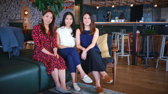 Fion LEUNG (middle) co-founded Time Auction with her friend WONG Suet-Yi (left) in 2014. (Photo credit: Time Auction)