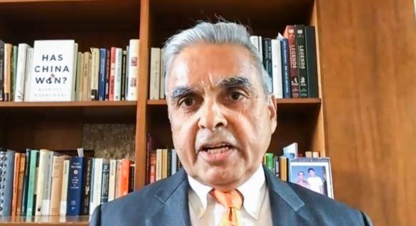 Distinguished Fellow at National University of Singapore’s Asia Research Institute Prof. Kishore MAHBUBANI remarks that global climate change reminds us humankind is a community of shared interests. The Eastern and the Western worlds should therefore set aside political contests, and work together to combat the climate emergency.