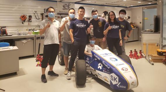 Prof. Rhea LIEM (second right) and the Electric Vehicle team from the Department of Mechanical and Aerospace Engineering.