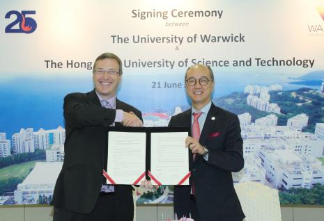  華威大學校長Stuart Croft教授(左)及香港科技大學校長陳繁昌教授。