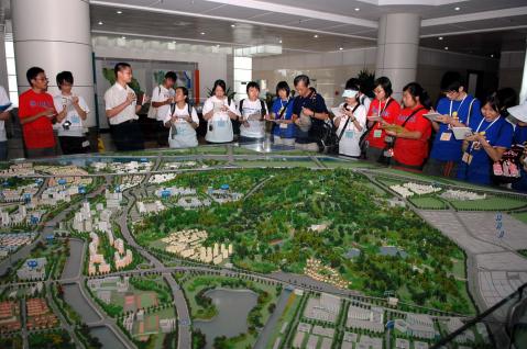 从 广 阔 角 度 掌 握 考 察 环 境 ： 广 州 市 南 沙 区 的 发 展 规 划	