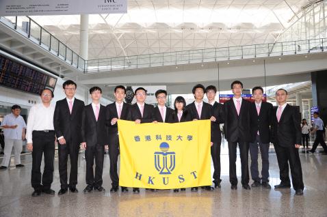 科 大 培 训 导 师 与 参 加 亚 洲 物 理 奥 林 匹 克 的 香 港 队 员	