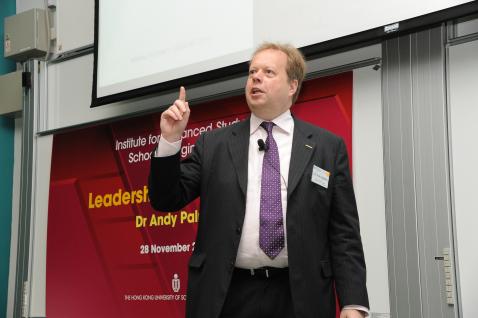 Dr Andy Palmer delivering his lecture on "Leadership of Innovation".