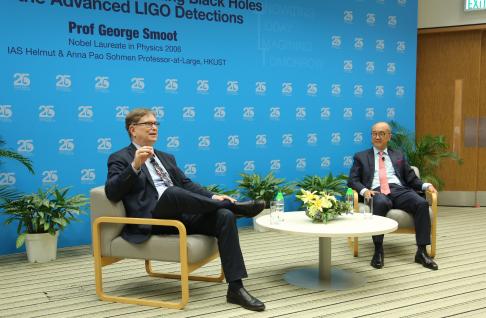  Prof George Smoot (Left) and HKUST President Prof Tony F Chan in discussion