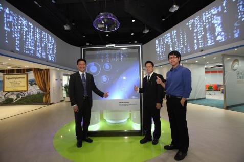  Prof Patrick Yue, Founding Director of the Center for Industry Engagement and Internship (IEI), Prof Hong K Lo, Associate Dean of Engineering, and Kenny Tam, Student of Dual Degree Program in Technology and Management (from left)