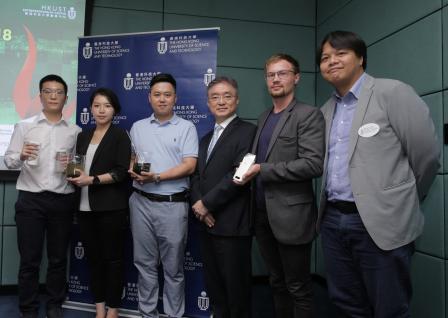  Mr Andrew Young, Associate Director (Innovation) of Sino Group (third right), Mr Cyrus Choi, Assistant Director of HKUST’s Entrepreneurship Center (first right) with representatives from Sinocore Biotechnology Ltd (first, second and third from left) and Abida Medical Ltd (second from right)