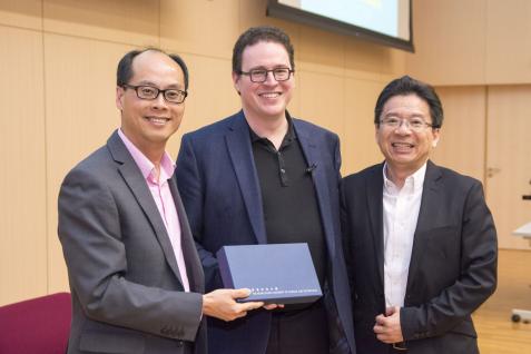  (From left) HKUST Associate Provost (Teaching and Learning) Prof Roger Cheng, Founder and CEO of Minerva Project Mr Ben Nelson and HKUST Senior Advisor to the Executive Vice-President and Provost (Teaching Innovation and e-Learning) Prof Pong Ting Cheun.