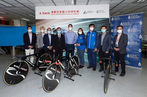 Dr. David CHUNG, Under Secretary for Innovation and Technology (4th from left), Mr. Adam Kwok, Executive Director of Sun Hung Kai Properties (centre), Prof. Tim CHENG Kwang-ting, Dean of Engineering (3rd from left) and Prof. ZHANG Xin, Chair Professor of Department of Mechanical and Aerospace Engineering of the Hong Kong University of Science and Technology (1st from left), Dr. Trisha LEAHY, Chief Executive (2nd from left), Dr. Raymond SO, Director of Elite Training Science and Technology (1st from right), 