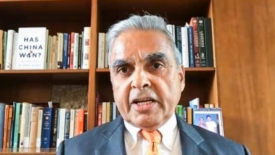 Distinguished Fellow at National University of Singapore’s Asia Research Institute Prof. Kishore MAHBUBANI remarks that global climate change reminds us humankind is a community of shared interests. The Eastern and the Western worlds should therefore set aside political contests, and work together to combat the climate emergency. Distinguished Fellow at National University of Singapore’s Asia Research Institute Prof. Kishore MAHBUBANI remarks that global climate change reminds us humankind is a community of shared interests. The Eastern and the Western worlds should therefore set aside political contests, and work together to combat the climate emergency.
