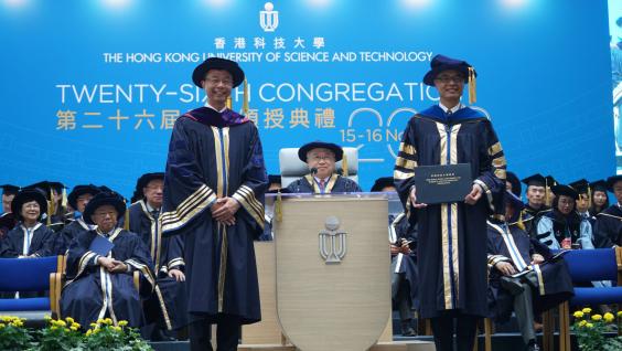 HKUST Council Chairman Mr. Andrew LIAO Cheung-Sing (middle) and Council Vice-chairman Prof. John CHAI Yat-Chiu witness Prof. Wei SHYY (right)’s installation as HKUST’s new president. HKUST Council Chairman Mr. Andrew LIAO Cheung-Sing (middle) and Council Vice-chairman Prof. John CHAI Yat-Chiu witness Prof. Wei SHYY (right)’s installation as HKUST’s new president.