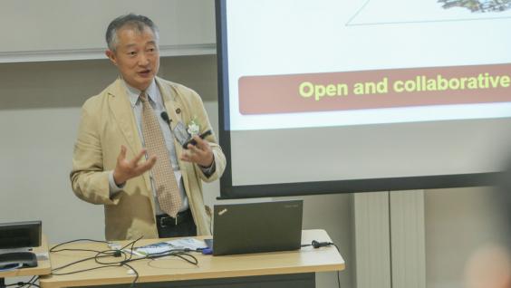 Prof Dongping Fang, Chair of School of Civil Engineering and Executive Director of Institute for Future Cities and Infrastructures, Tsinghua University, discussed how to enhance urban resilience in our future cities. Prof Dongping Fang, Chair of School of Civil Engineering and Executive Director of Institute for Future Cities and Infrastructures, Tsinghua University, discussed how to enhance urban resilience in our future cities.