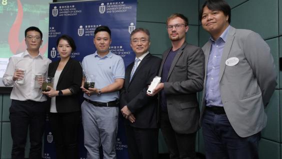 Mr Andrew Young, Associate Director (Innovation) of Sino Group (third right), Mr Cyrus Choi, Assistant Director of HKUST’s Entrepreneurship Center (first right) with representatives from Sinocore Biotechnology Ltd (first, second and third from left) and Abida Medical Ltd (second from right) Mr Andrew Young, Associate Director (Innovation) of Sino Group (third right), Mr Cyrus Choi, Assistant Director of HKUST’s Entrepreneurship Center (first right) with representatives from Sinocore Biotechnology Ltd (first, second and third from left) and Abida Medical Ltd (second from right)