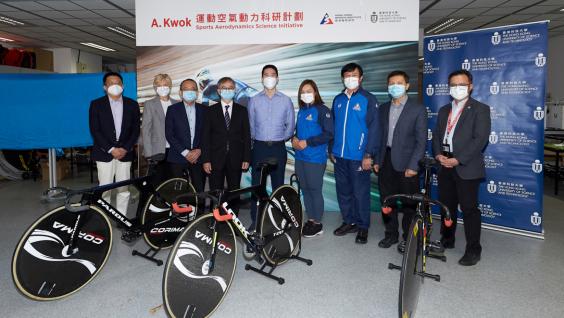 Dr. David CHUNG, Under Secretary for Innovation and Technology (4th from left), Mr. Adam Kwok, Executive Director of Sun Hung Kai Properties (centre), Prof. Tim CHENG Kwang-ting, Dean of Engineering (3rd from left) and Prof. ZHANG Xin, Chair Professor of Department of Mechanical and Aerospace Engineering of the Hong Kong University of Science and Technology (1st from left), Dr. Trisha LEAHY, Chief Executive (2nd from left), Dr. Raymond SO, Director of Elite Training Science and Technology (1st from right), Mr. SHEN Jinkang, Head Cycling Coach (3rd from right) and elite cycling athlete LEE Wai-sze of the Hong Kong Sports Institute (4th from right) and Dr. CHAN Kwok-ki, Vice-chairman of The Cycling Association of Hong Kong, China Limited (2nd from right) attended the ceremony to show their support of the Project. Dr. David CHUNG, Under Secretary for Innovation and Technology (4th from left), Mr. Adam Kwok, Executive Director of Sun Hung Kai Properties (centre), Prof. Tim CHENG Kwang-ting, Dean of Engineering (3rd from left) and Prof. ZHANG Xin, Chair Professor of Department of Mechanical and Aerospace Engineering of the Hong Kong University of Science and Technology (1st from left), Dr. Trisha LEAHY, Chief Executive (2nd from left), Dr. Raymond SO, Director of Elite Training Science and Technology (1st from right),